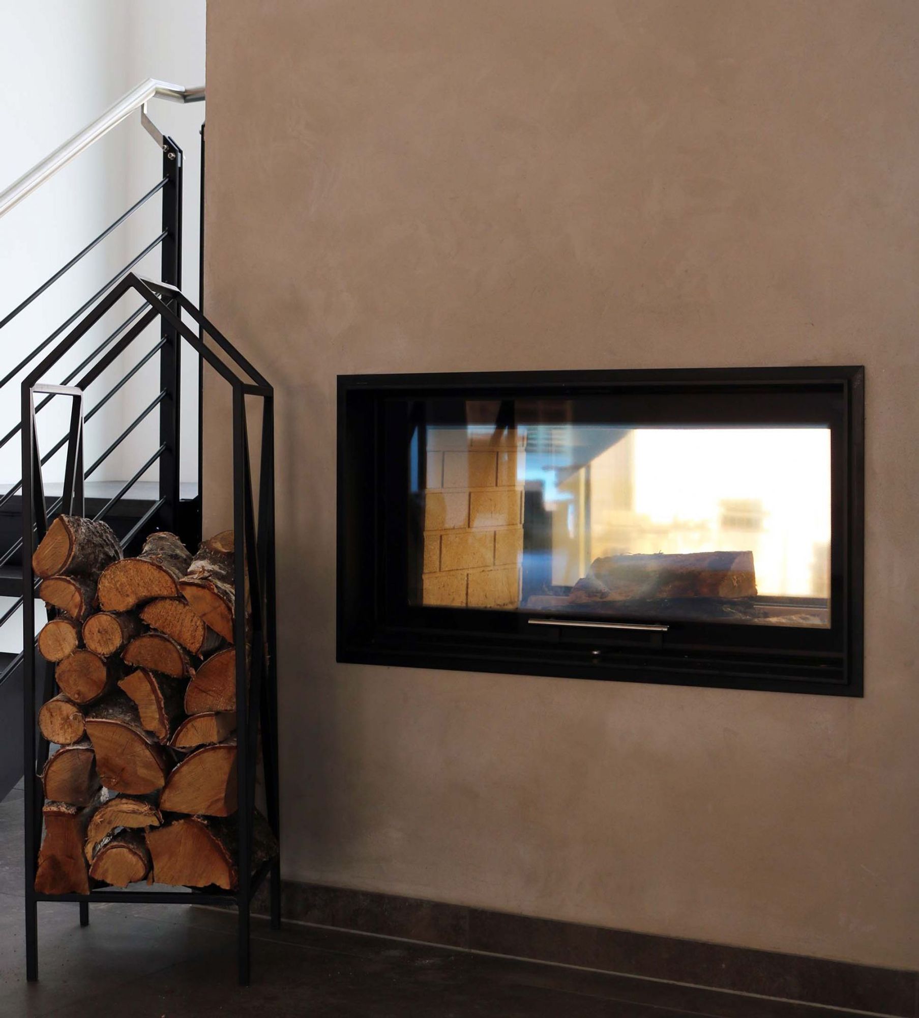 Holzaufbewahrung Kaminholz Holzständer  in schwarz Metall