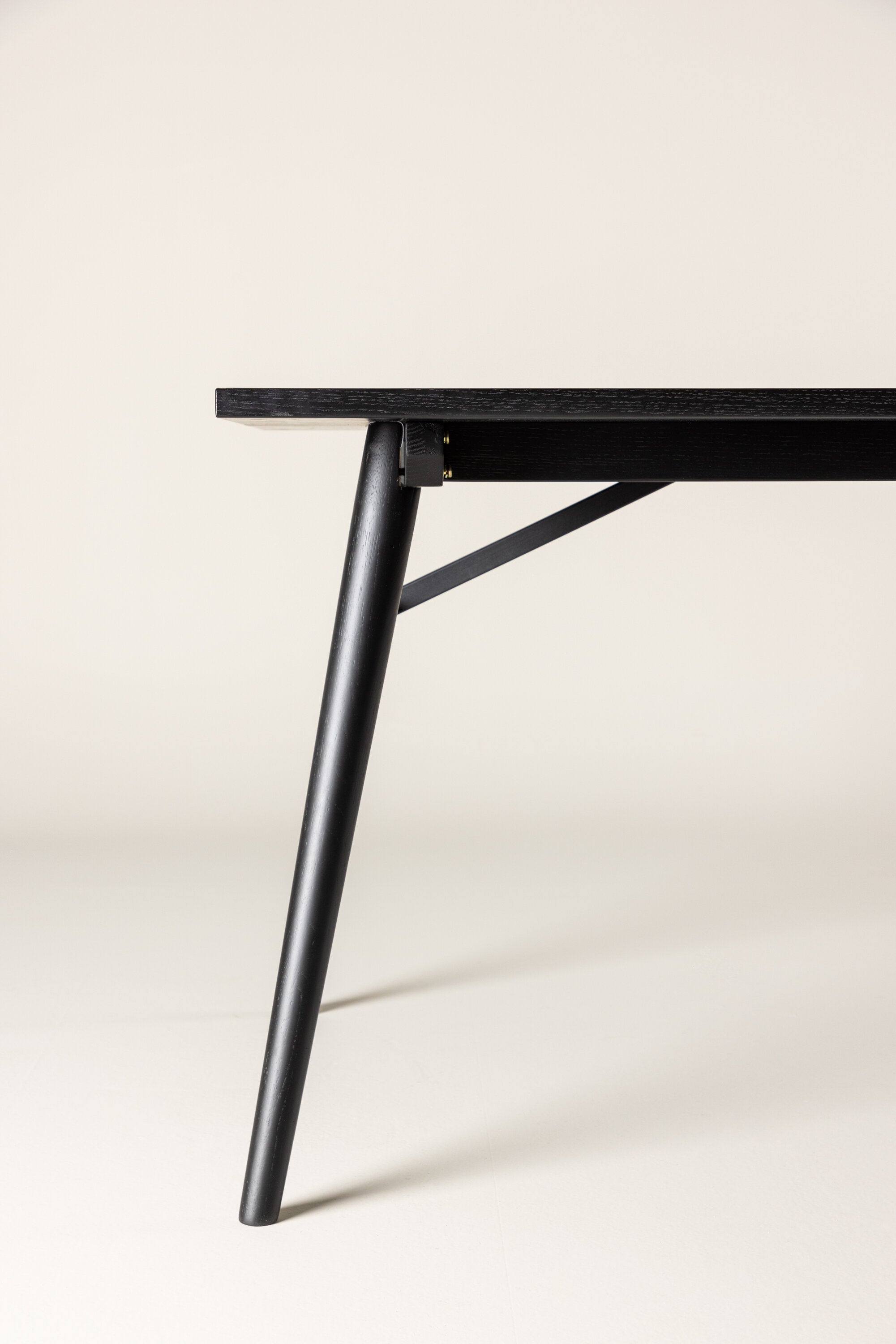 15019-608_3_m Sleek Table Rechteckiger Esstisch