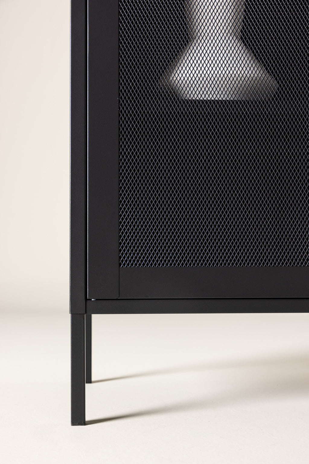 15360-208_7_m Misha Schrank Schrank