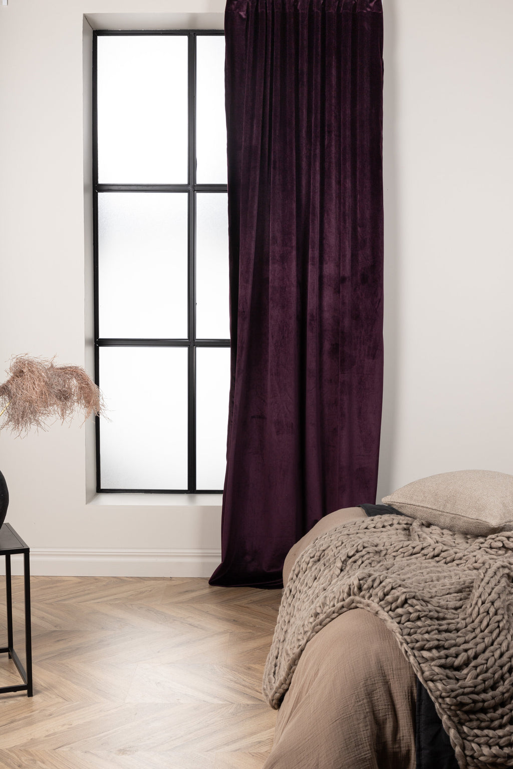 15925-709_001 Mary Vorhang Vorhang