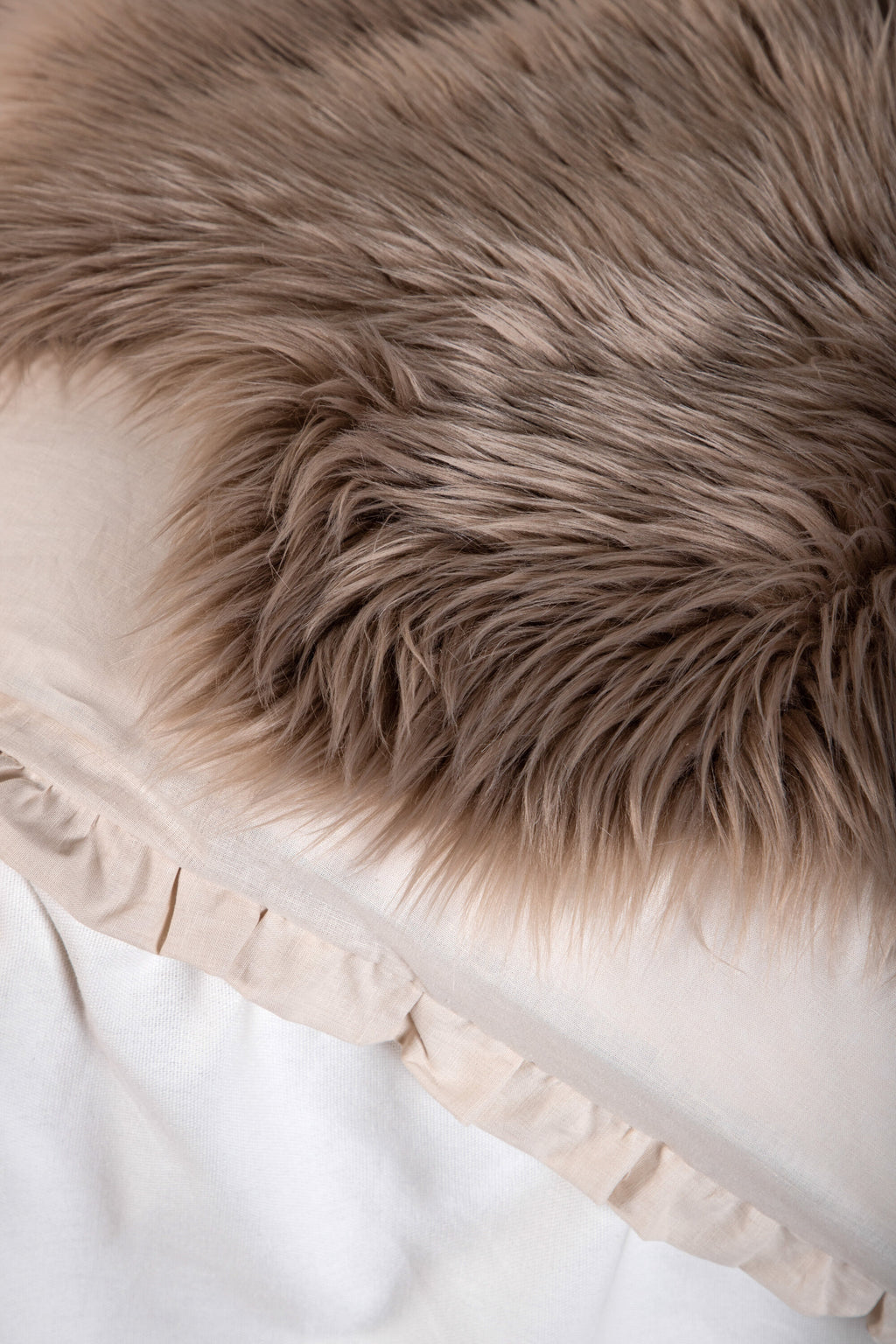 15937-303__022 Katy Schafsfell Decke