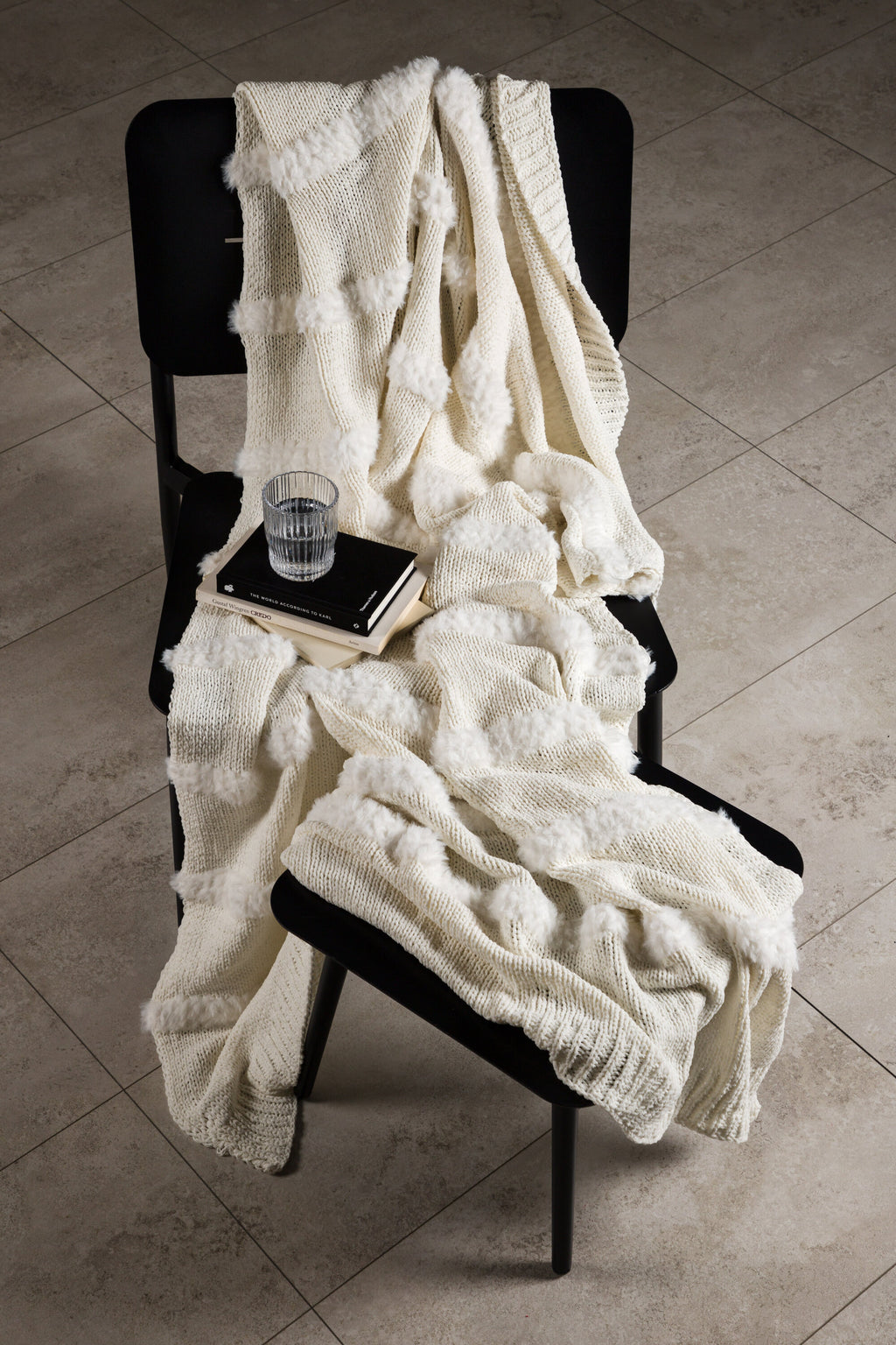 15942-301__001 Katleen Throw Decke