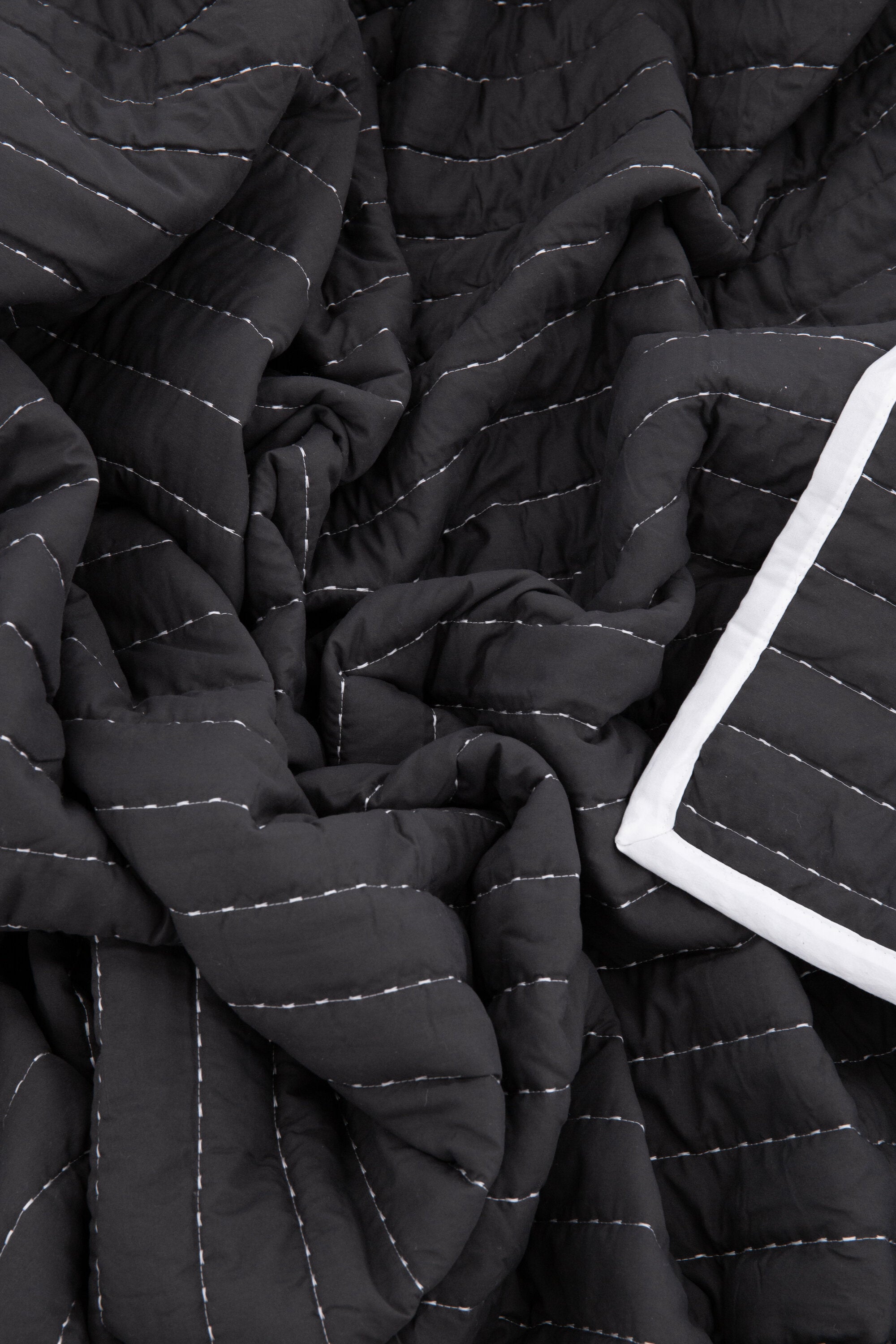 15994-488__7 Juni Bettüberwurf Bettwäsche