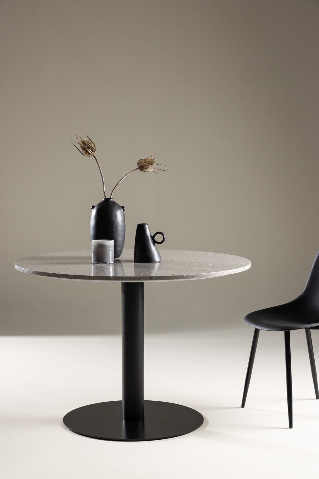 Razzia Tisch