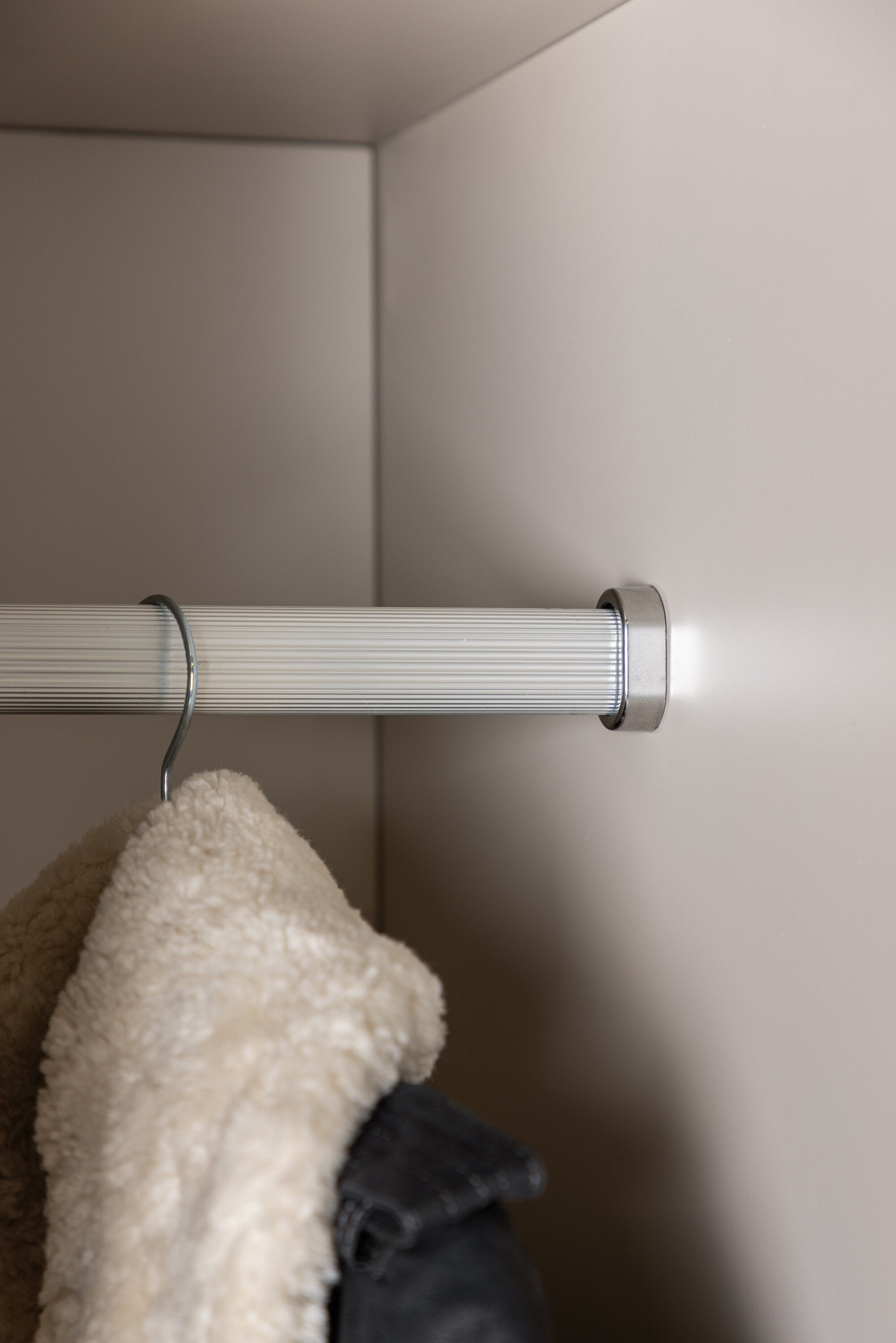 30072-102_7_m Nice Wardrobe Kleiderschrank