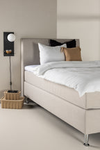 Bett Toledo