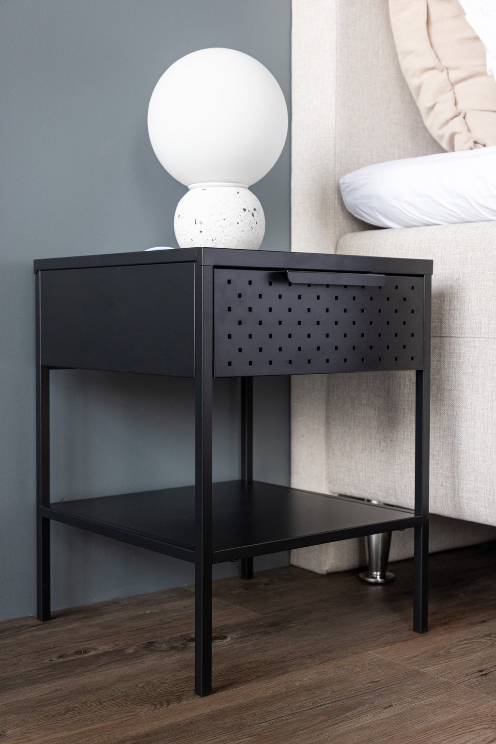 30139-100_5_m Sacramento Drawer Nachttisch