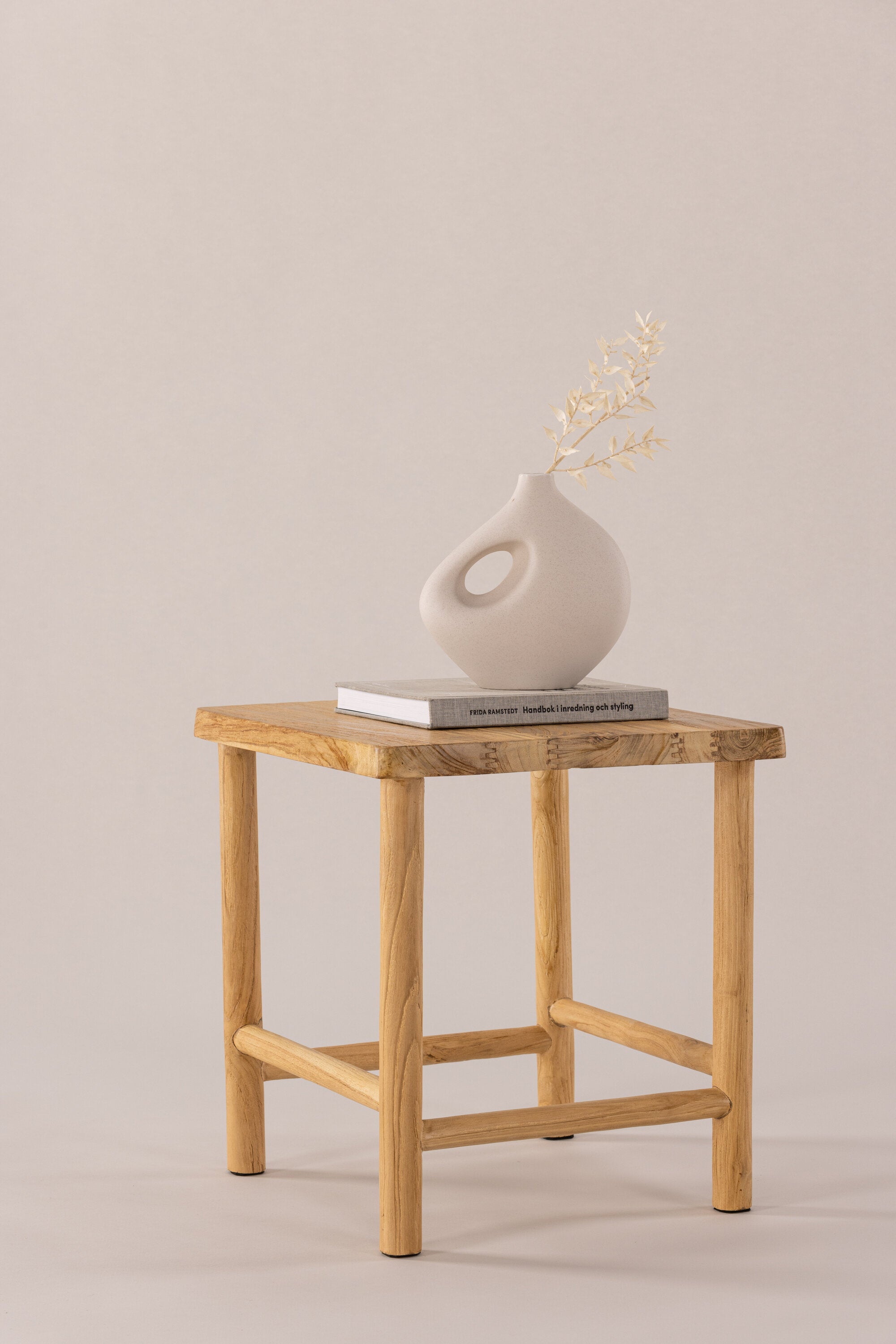 Noster Hocker