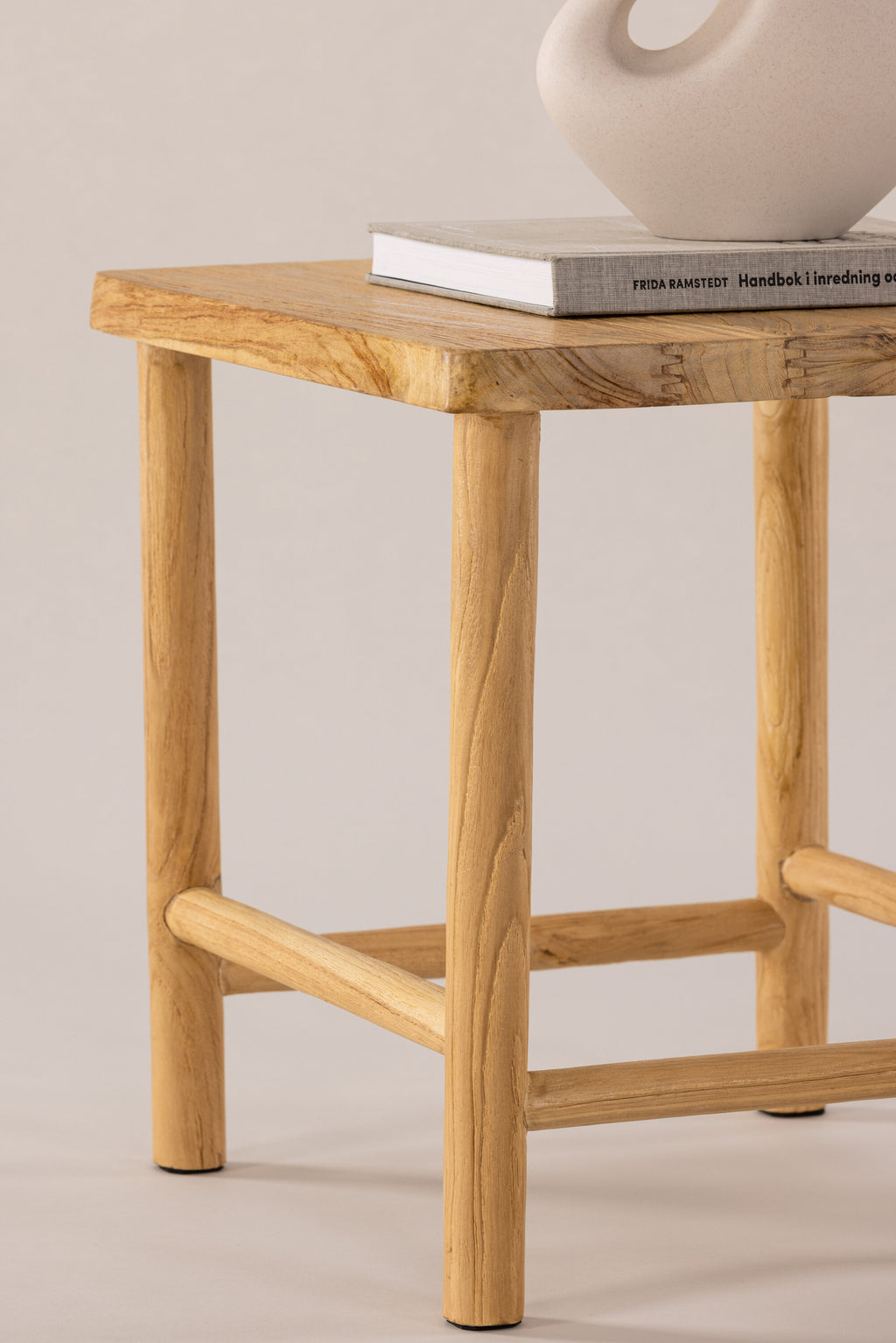 Noster Hocker