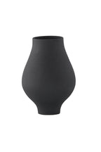 Rellis Vase
