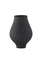 Rellis Vase