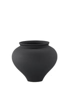 Rellis Vase
