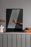 60016-002_ms Reaching Hand Poster Wanddekoration Grau 40 x 30 Papier