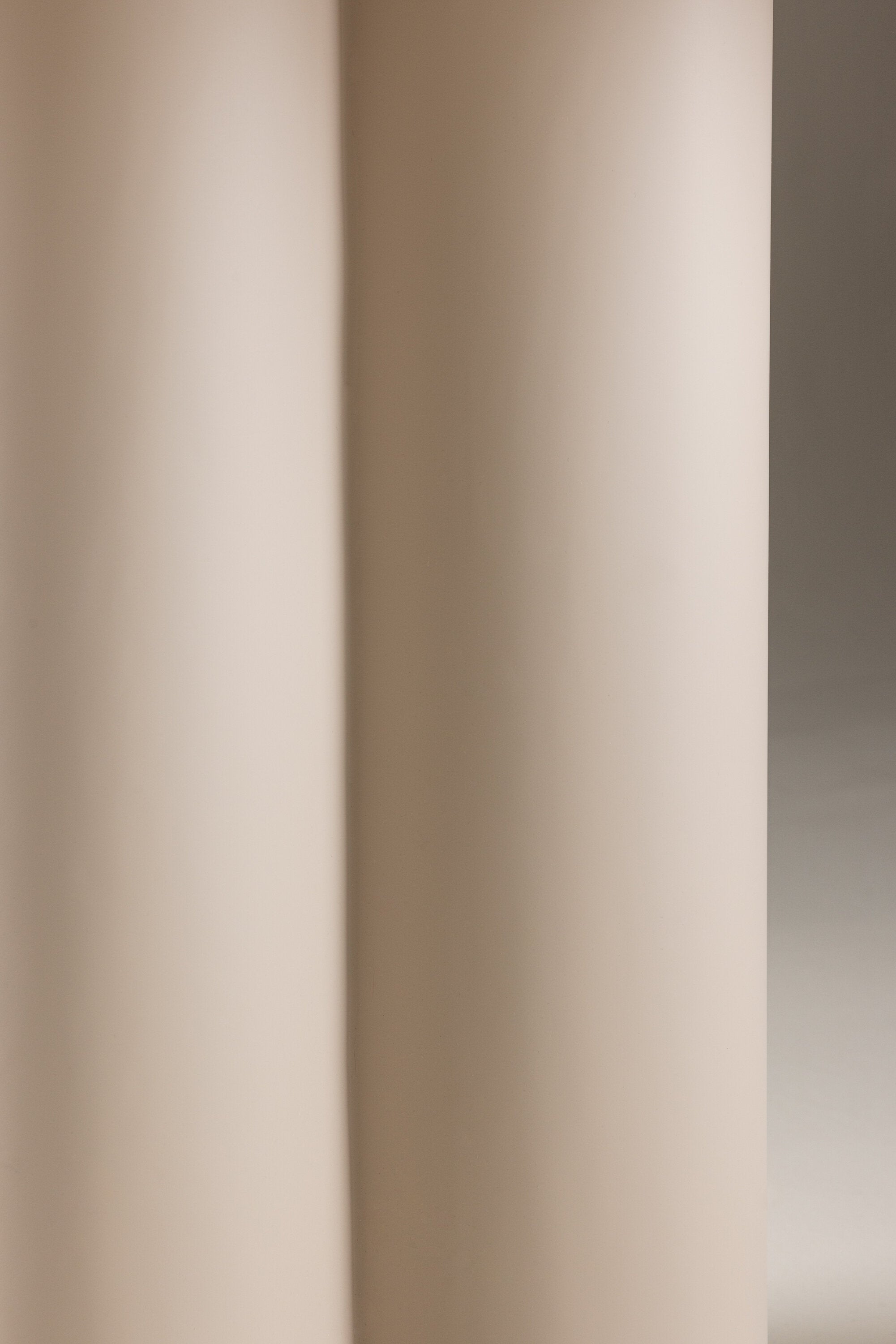 61130-102_5_m Olivia Dining Table Runder Esstisch