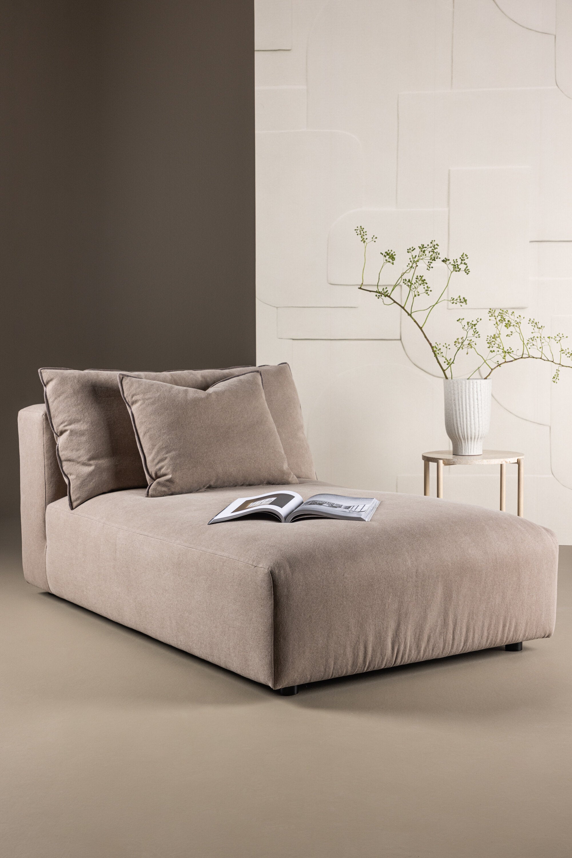 Malö Lounge Chair