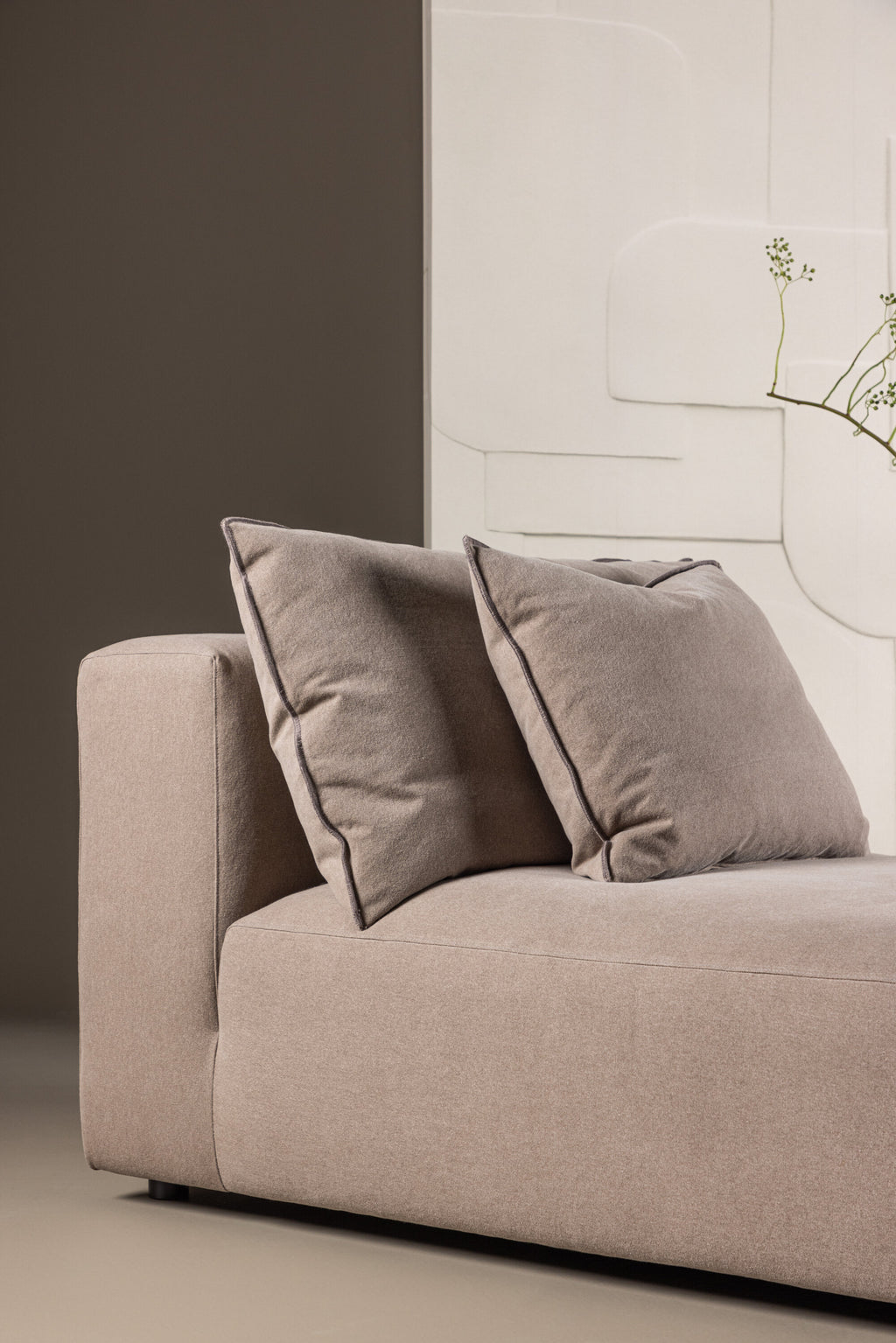 Malö Lounge Chair