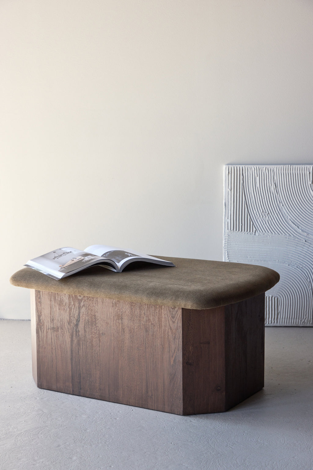 62023-122_1_m Todd Ottoman Ottomane