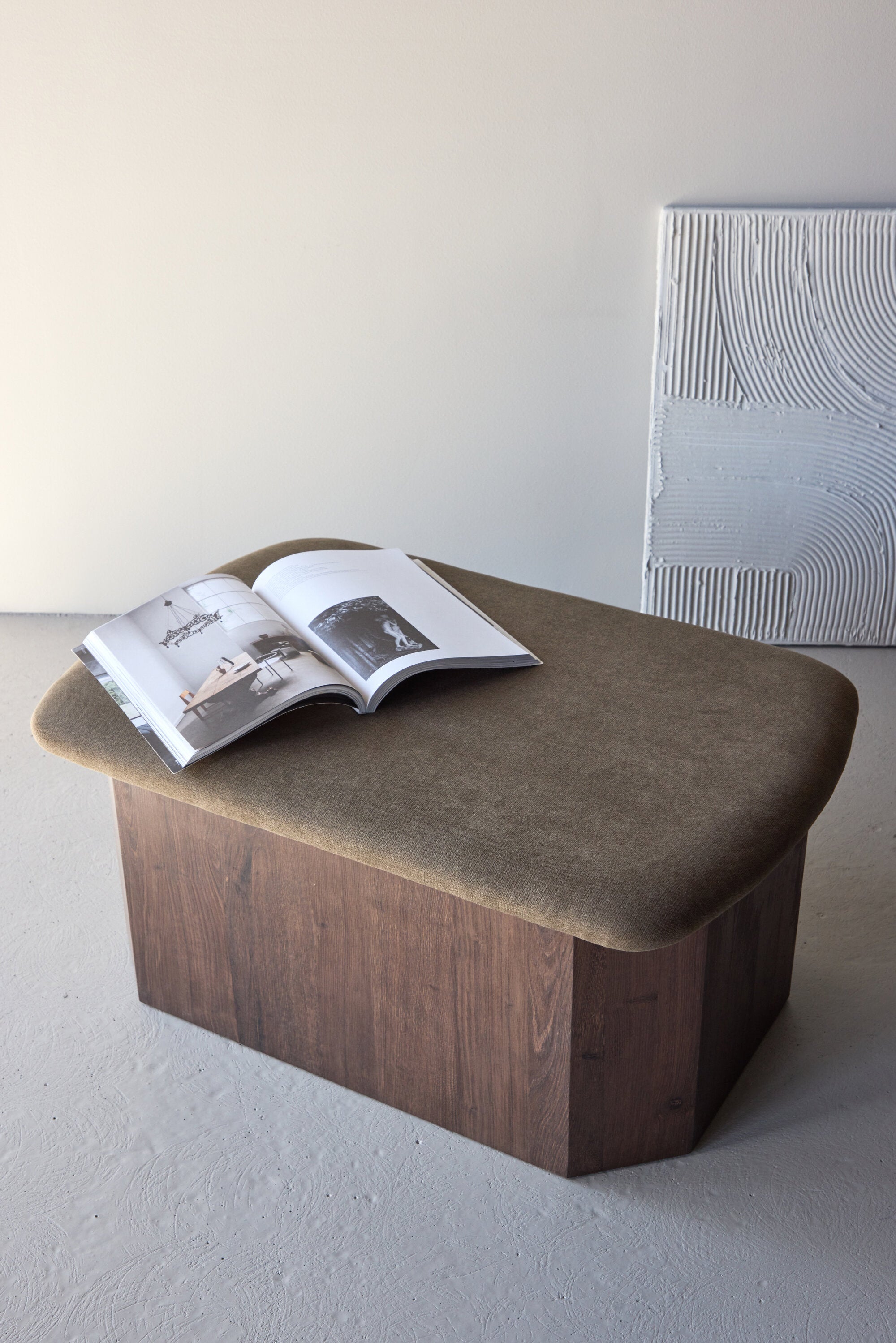 62023-122_3_m Todd Ottoman Ottomane