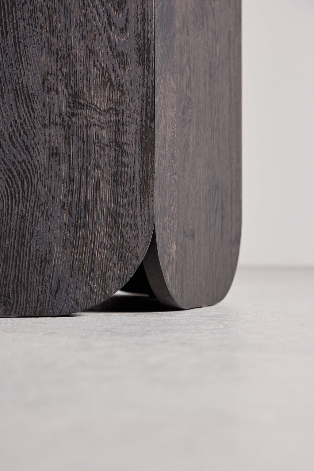 63362-100_7_m Tekla Round Dining Table Runder Esstisch