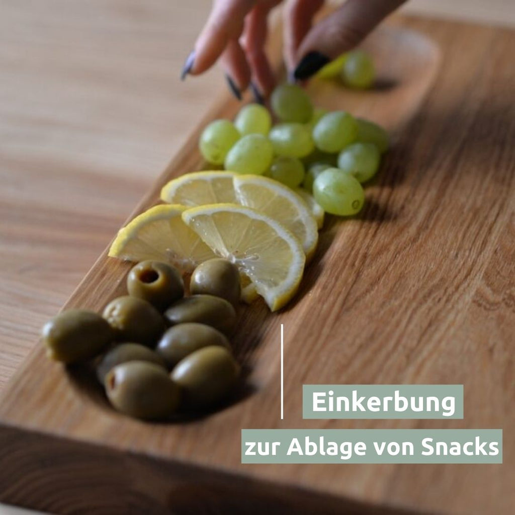 H4H210Einkerbung_68b09bd6-ace6-4262-ab94-a65d16928f75 Servier- und Schneidebrett Alina aus Massivholz Eiche