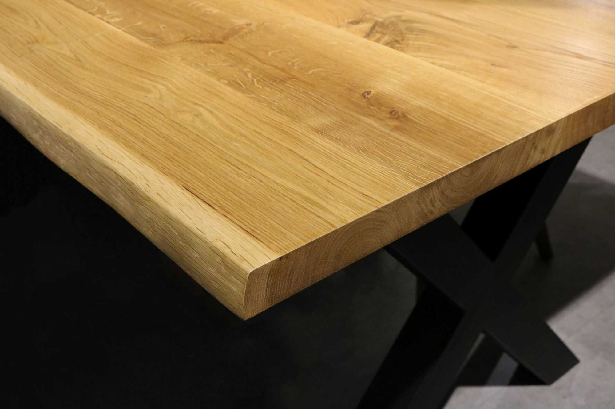Tischplatte aus massiver Eiche mit Baumkante 4cm Stärke verschiedene Maße