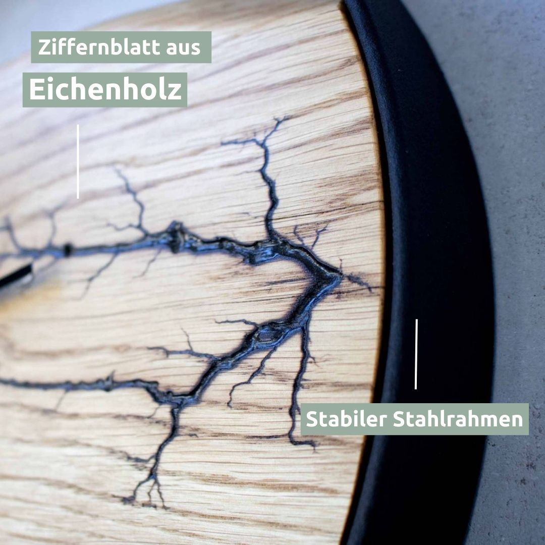 Holz-Wanduhr „Blitzschlag“ gerahmt mit polierter Oberfläche