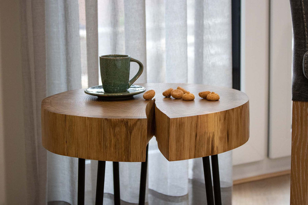 Couchtisch Eiche massiv aus einer Baumscheibe