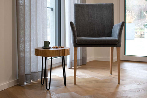 Couchtisch Eiche massiv aus einer Baumscheibe