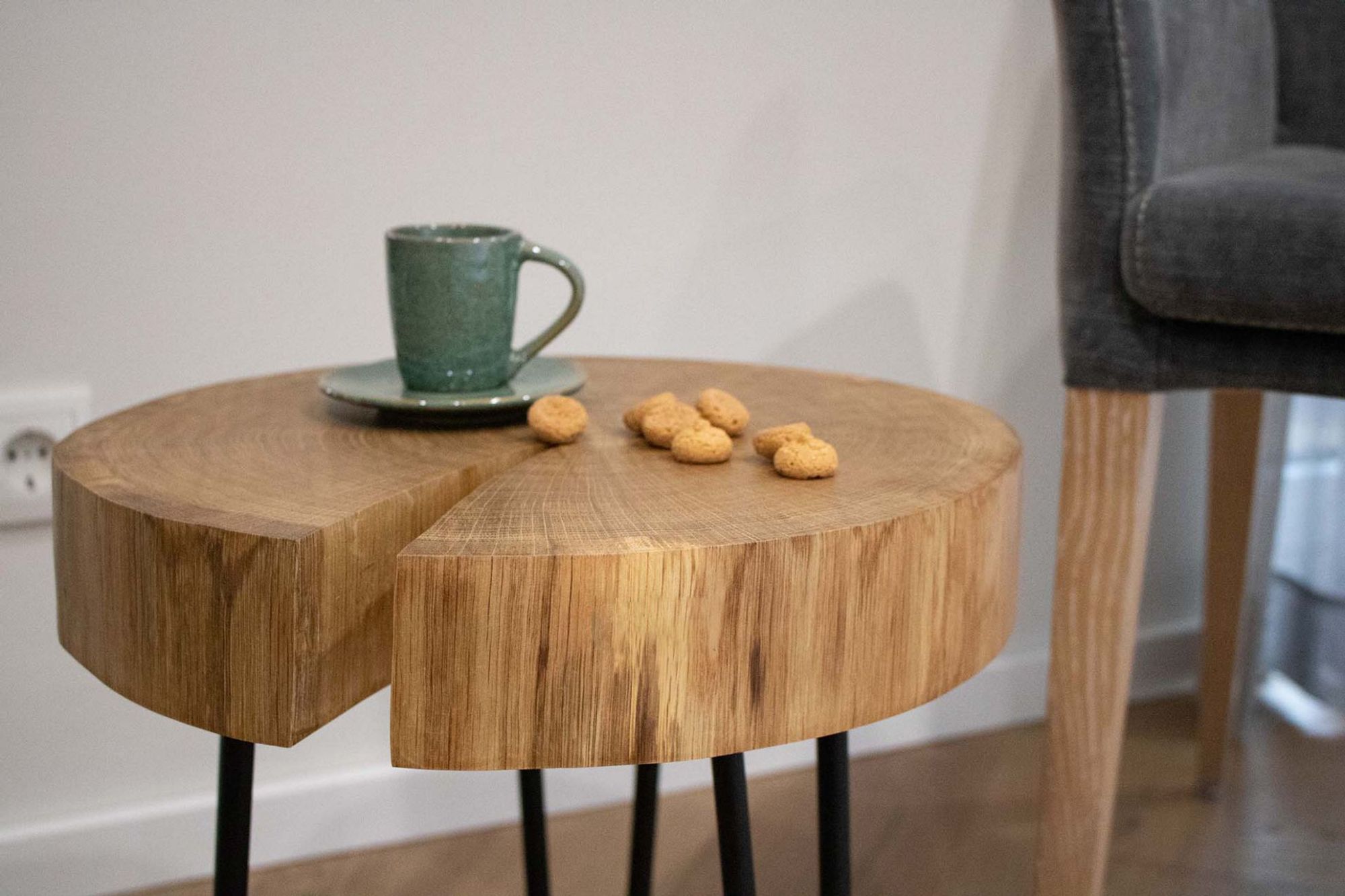 Couchtisch Eiche massiv aus einer Baumscheibe