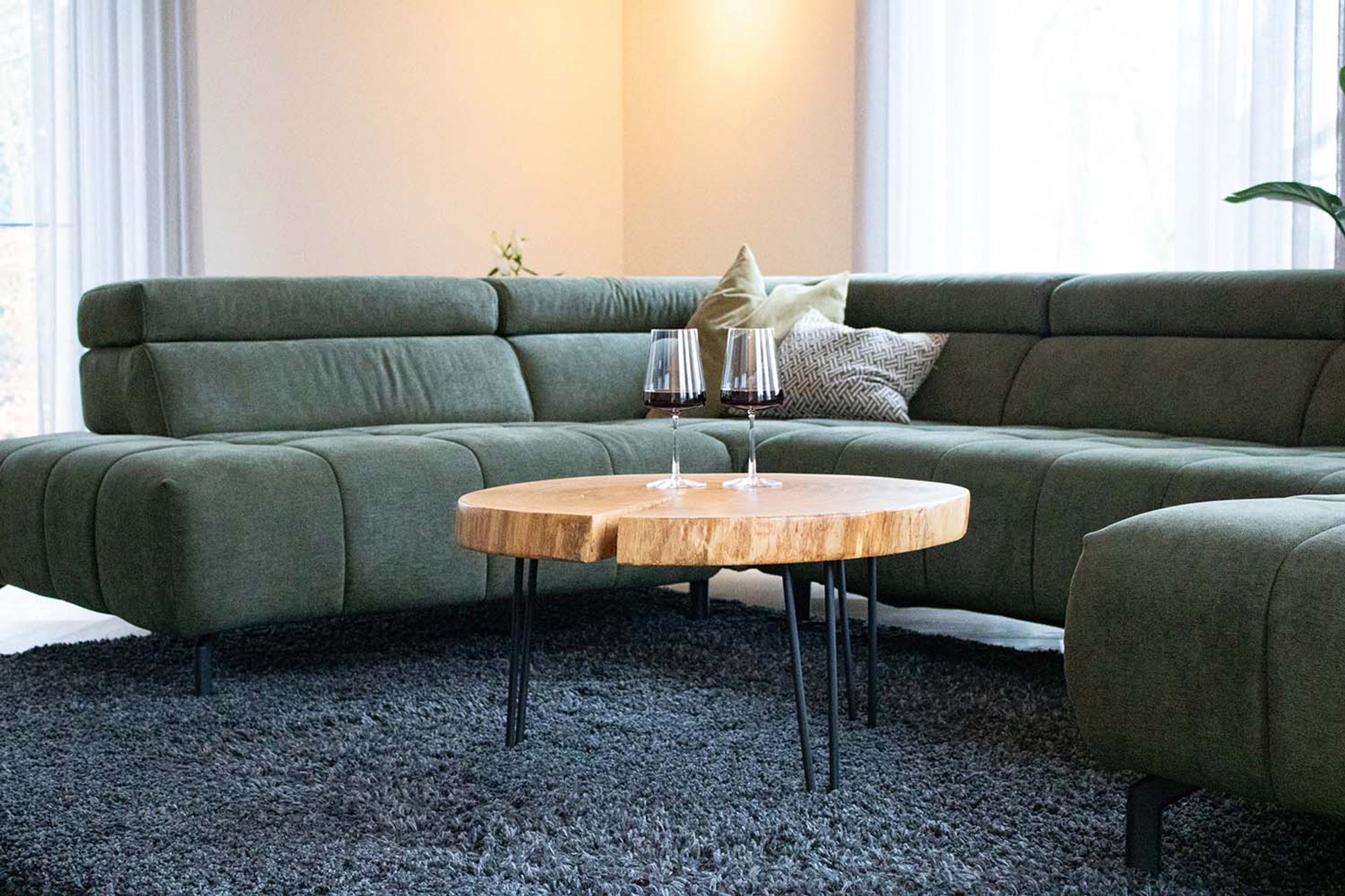 Couchtisch Eiche massiv aus einer Baumscheibe  M