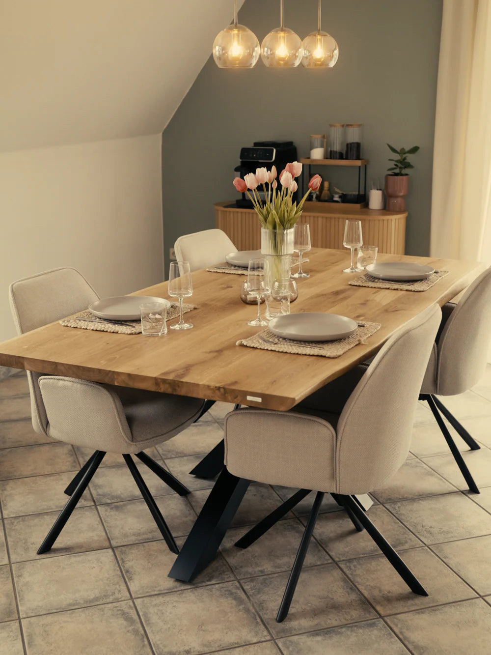 Tisch Massivholztisch Eiche, 4cm massive Tischplatte, geölt, robust & zeitloses Design für Esszimmer, Büro & Konferenzraum, Esstisch Baumkante