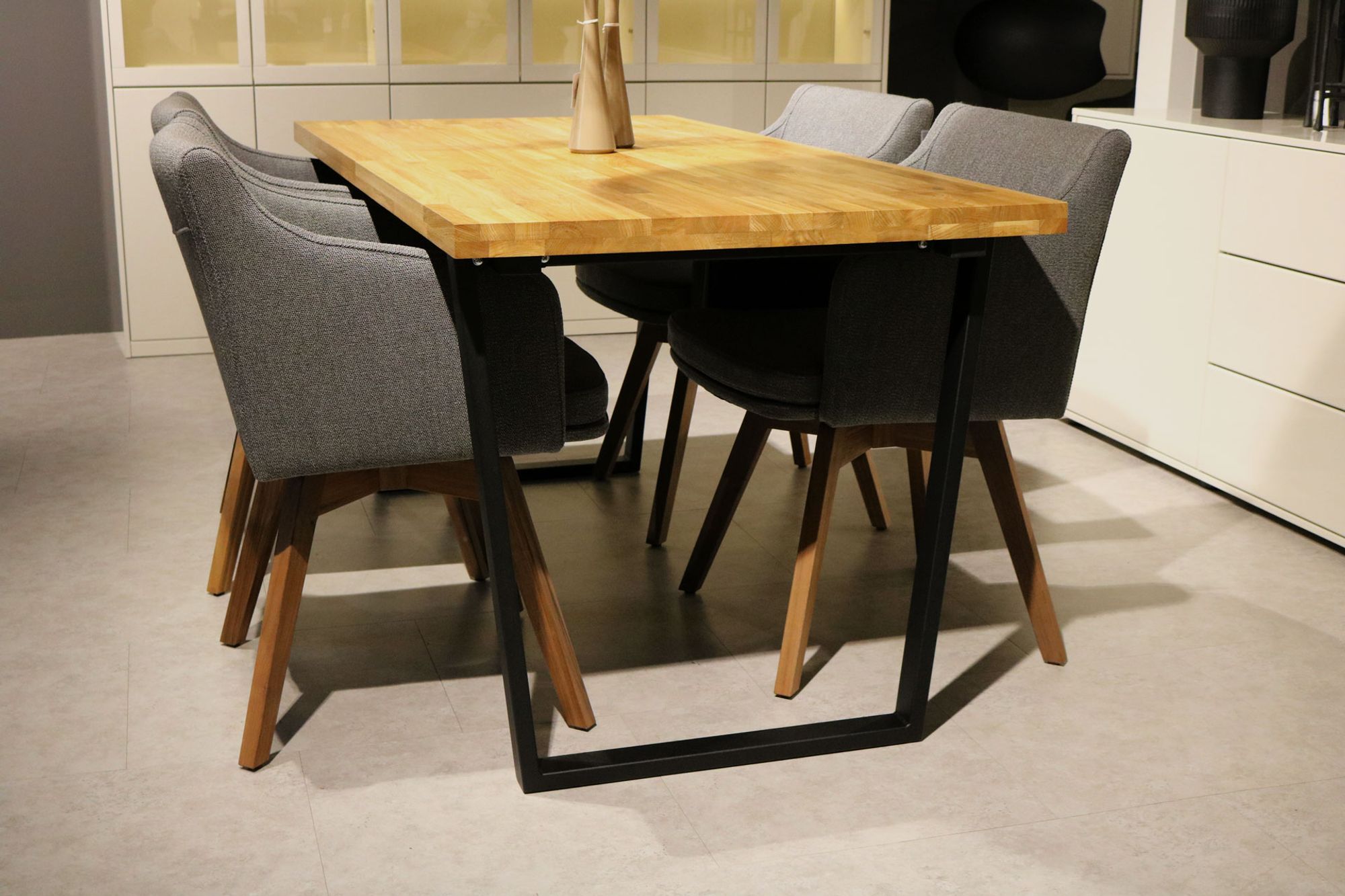 Tisch mit Tischplatte 160 x 80 cm ohne Baumkante aus massiver Eiche mit Aufdopplung am Rand - verschiedene Tischbeine zur Auswahl