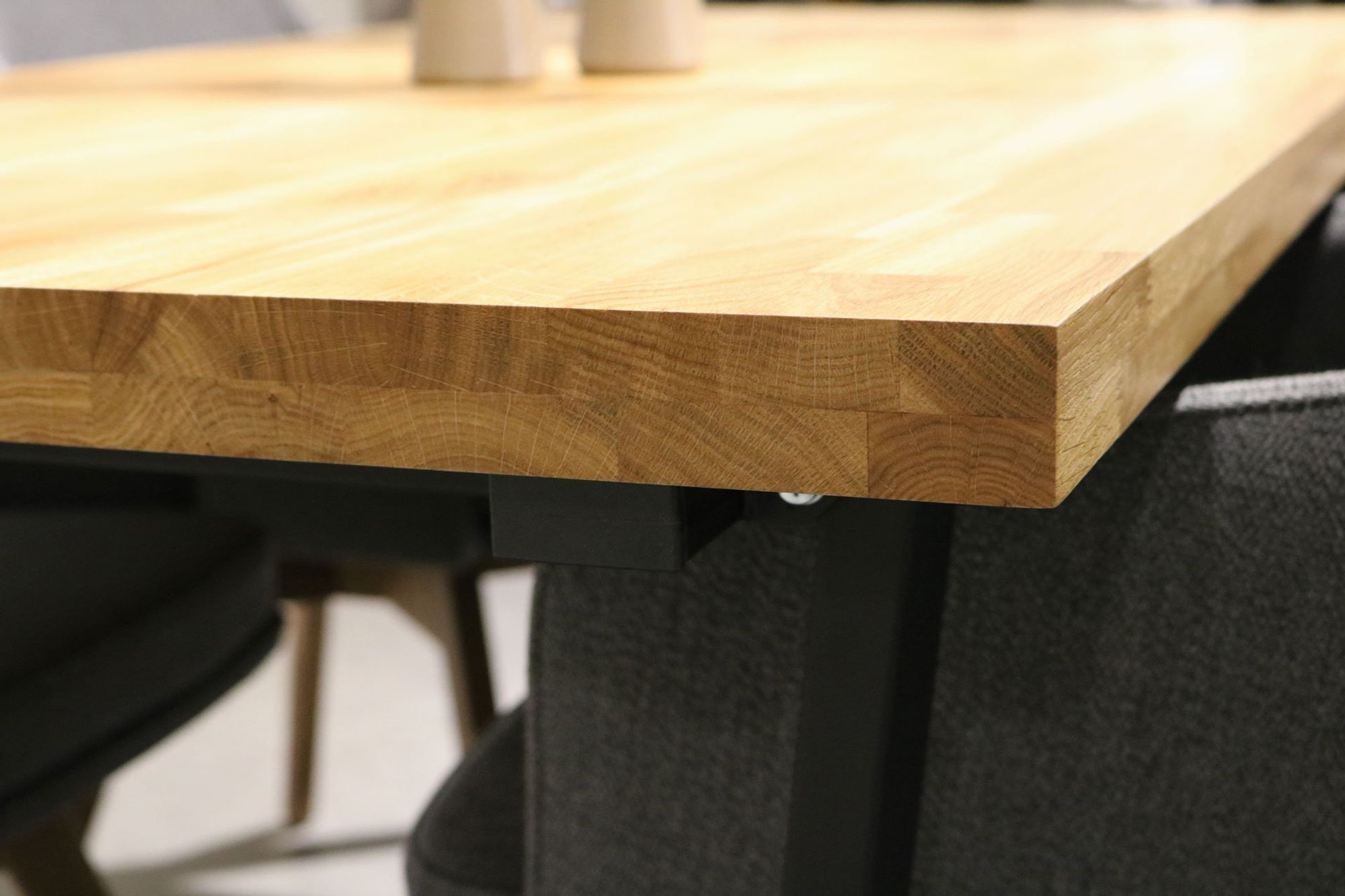 Tisch mit Tischplatte 160 x 80 cm ohne Baumkante aus massiver Eiche mit Aufdopplung am Rand - verschiedene Tischbeine zur Auswahl