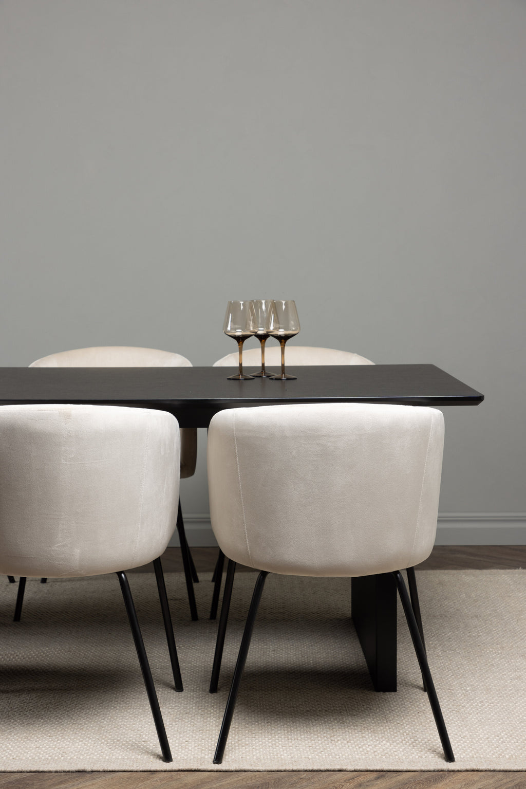 gr22908_4_m Dining Set Vail Mit Den Stühlen Berit Rechteckiges Essgruppen Set