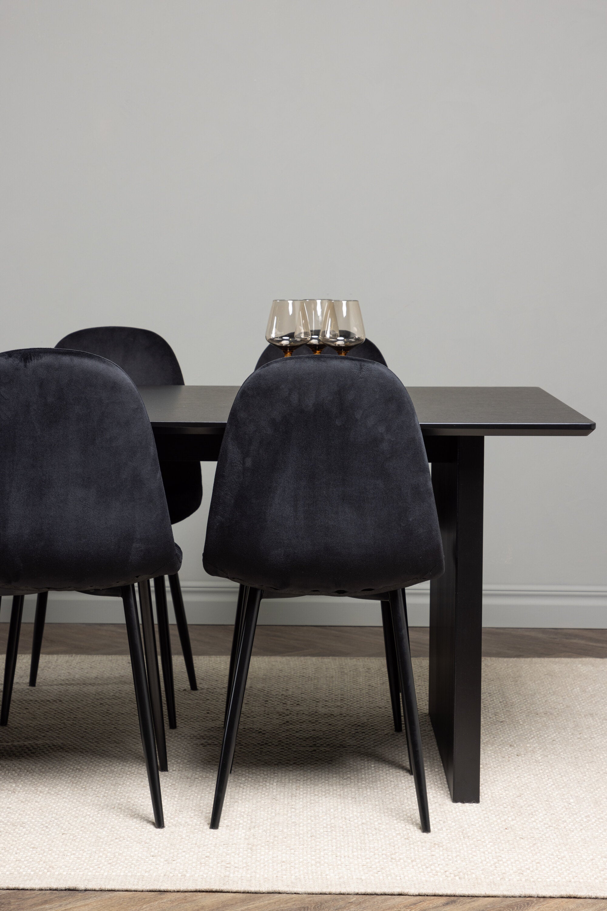 gr22910_4_m Esszimmer Set Vail Mit Den Stühlen Polar Rechteckiges Essgruppen Set