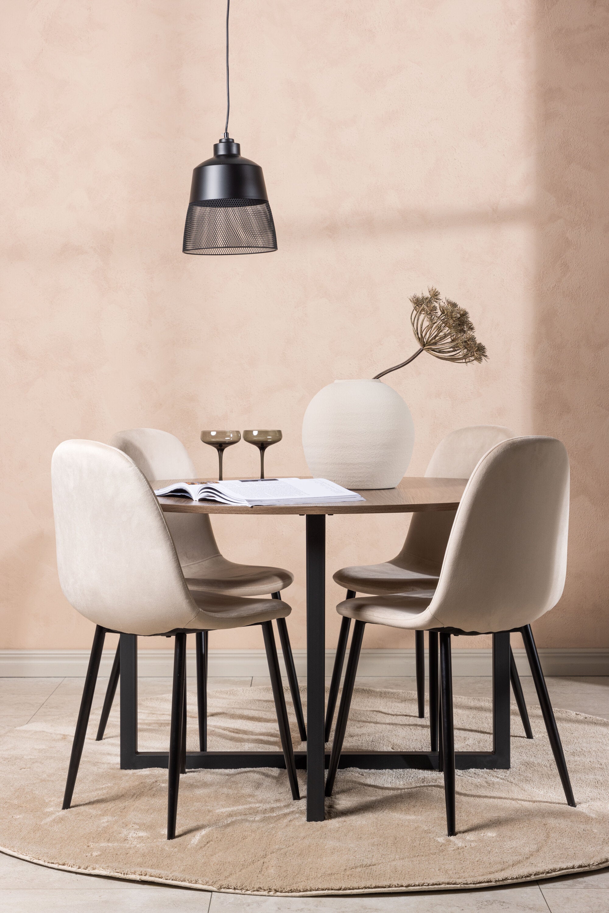 gr22950_1_m_29b5162b-baec-4ac7-b223-78dc77f27e2a Durango Runder Essset Rundes Essgruppen Set