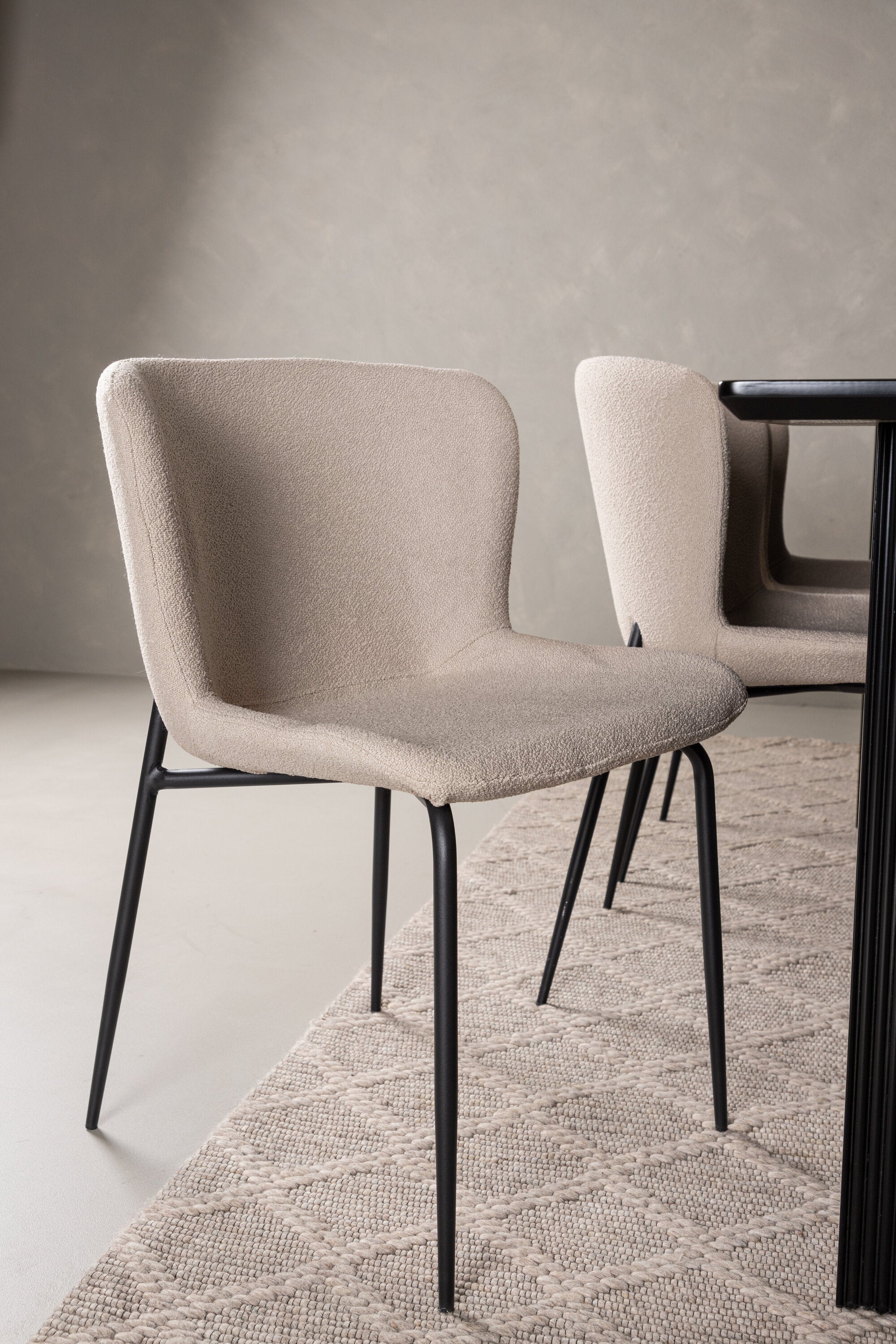 gr22971_5_m_2a5e8834-85ab-41ed-a231-d8852849cb4b Vail Rechteckige Essgruppe Rechteckiges Essgruppen Set