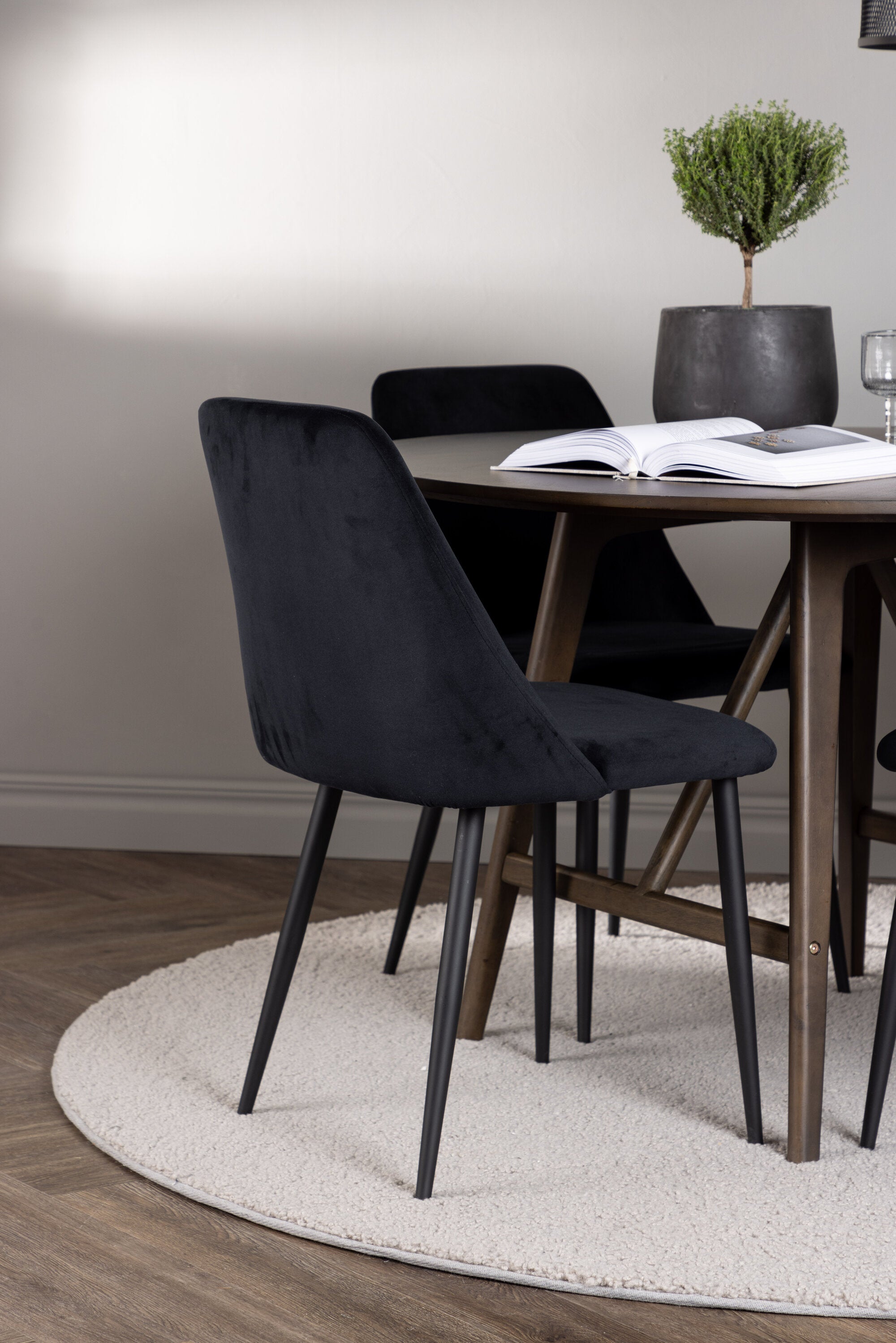 gr23850_3_m Esszimmer Set Kaseindon Mit Den Stühlen Night Rundes Essgruppen Set