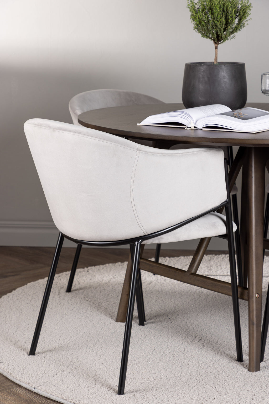 gr23851_3_m Essset Kaseindon Mit Den Stühlen Evelina Rundes Essgruppen Set