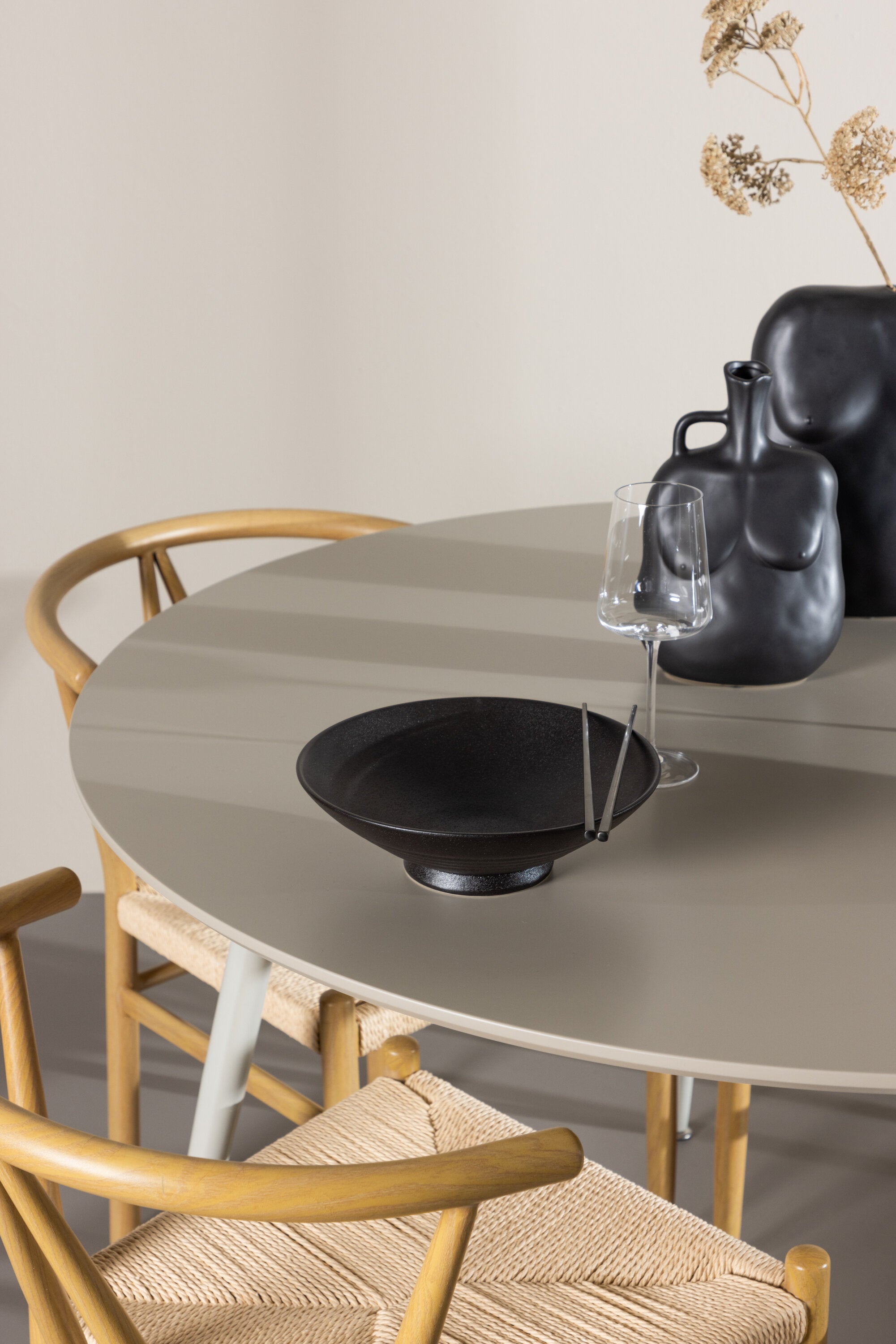 gr24402_5_m_daa846f3-8fee-4385-a3e0-a31418b581ed Plaza Esstisch Mit Alfons Essstuhl Rundes Essgruppen Set