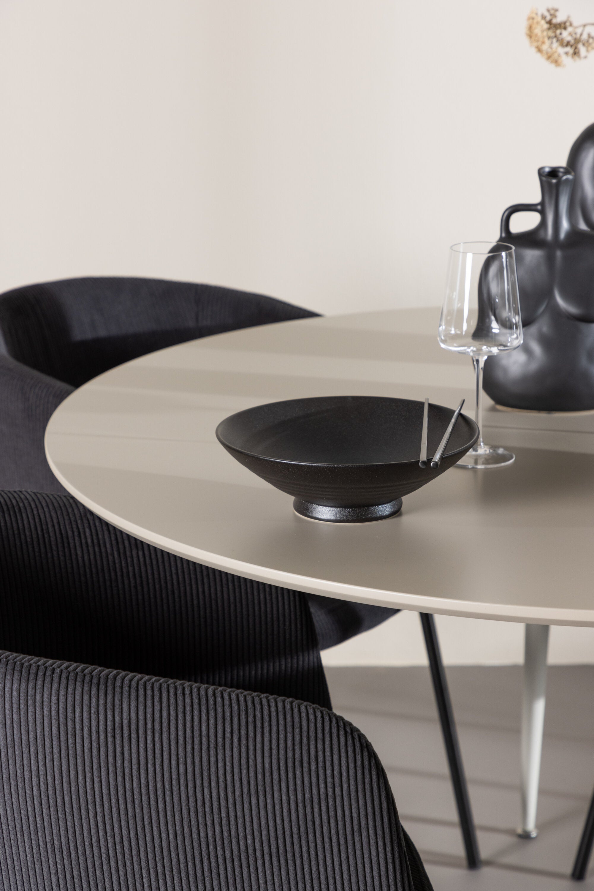 gr24407_5_m_3fd22dde-b31b-4007-8ebd-7271507fd8a4 Plaza Esstisch Mit Berit Essstuhl Rundes Essgruppen Set