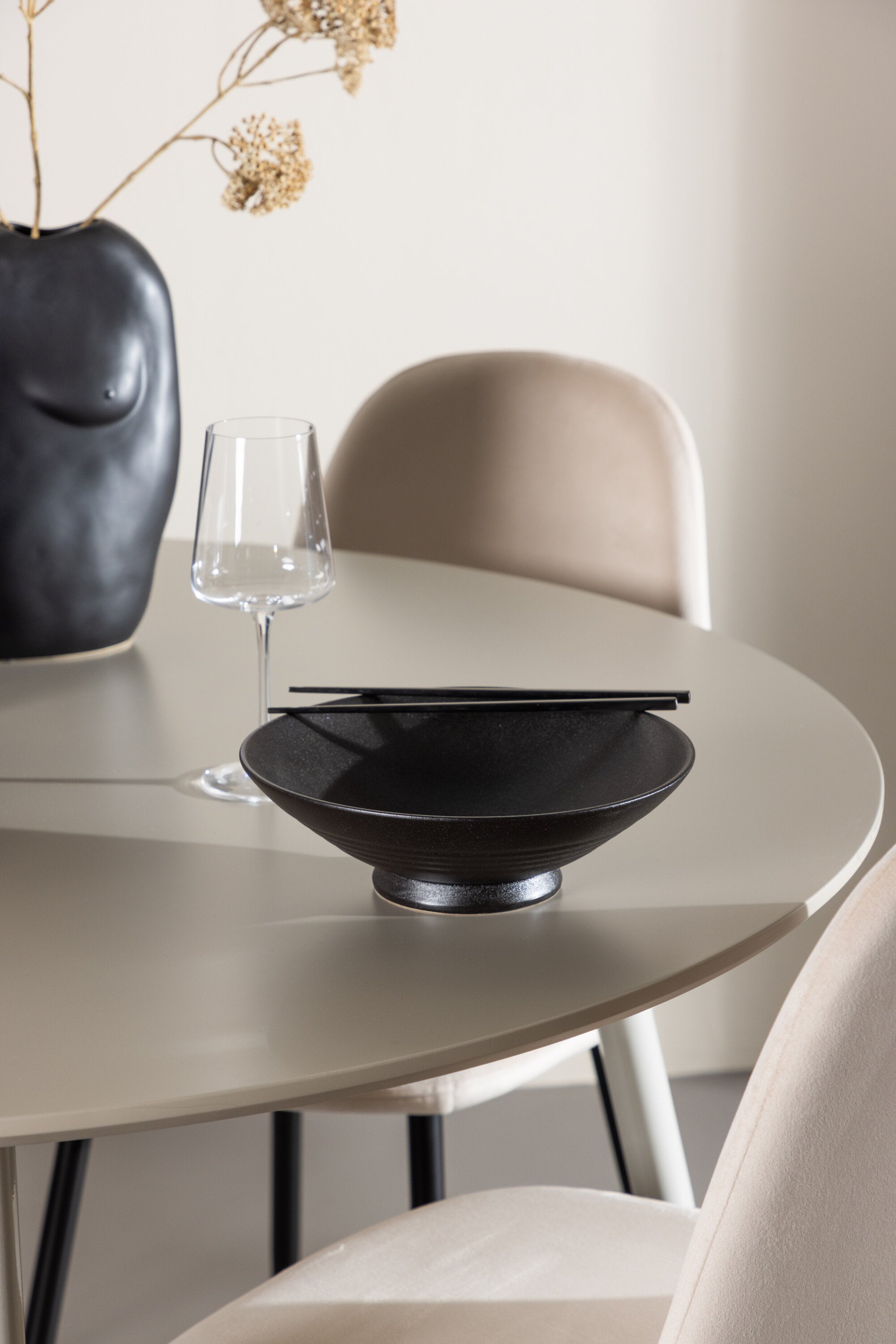 gr24411_5_m_12cad4a0-6335-43be-884d-2fe7de985c19 Plaza Esstisch Mit Polar Essstuhl Rundes Essgruppen Set