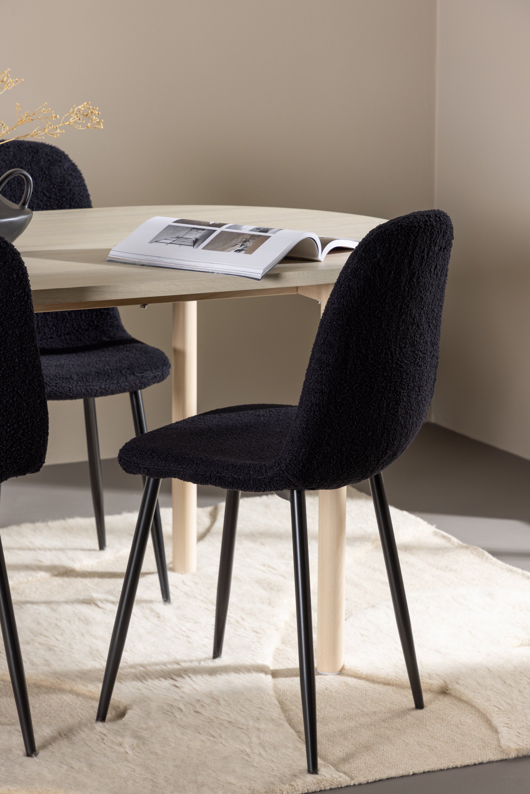 gr24483_3_m_7c512e35-319c-4fb5-9c4b-fc2c4d62aef1 Andy Esstisch Mit Polar Esszimmerstuhl Ovales Essgruppen Set