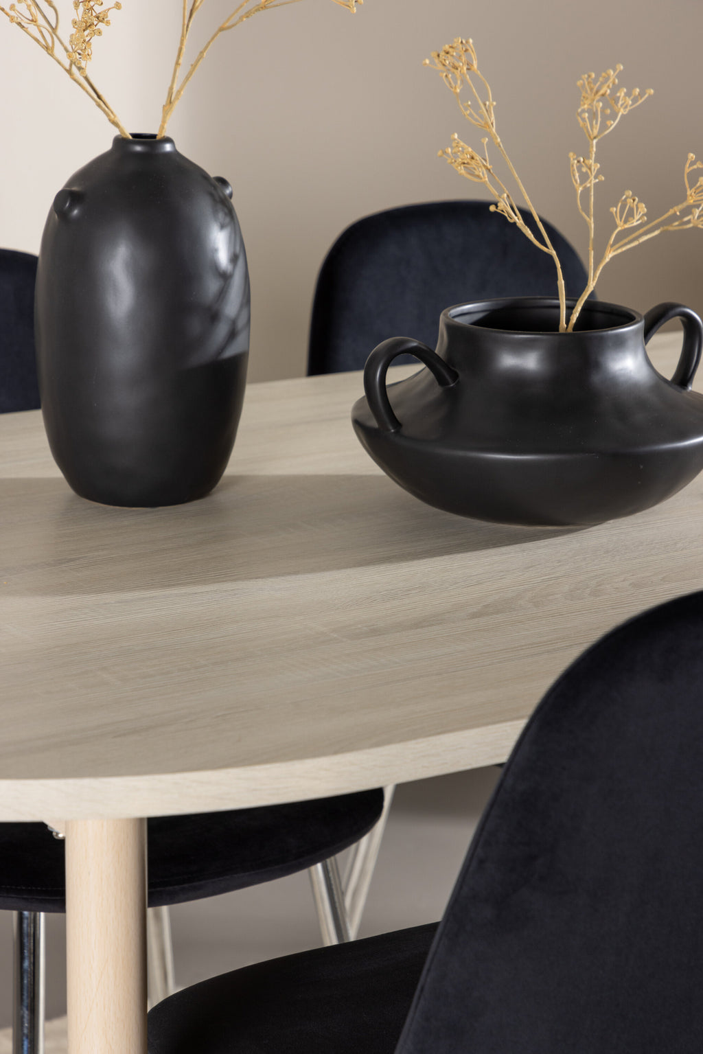 gr24493_5_m_34856f35-0d83-4f63-9e35-ce47f774a268 Andy Esstisch Mit Polar Essstuhl Ovales Essgruppen Set