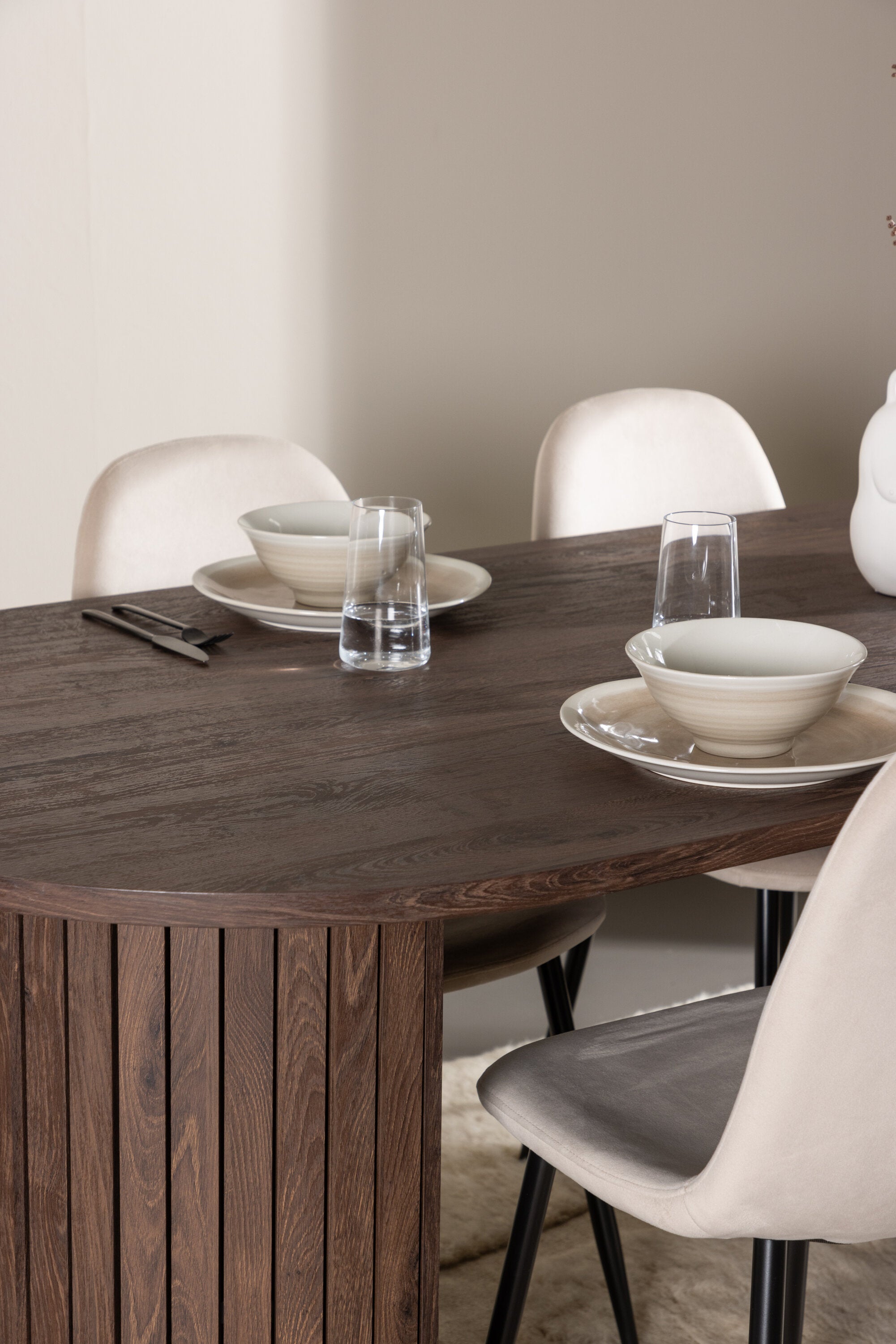 gr24509_5_m_64f65579-51c9-4c88-bfd8-bab161d5b98d Härön Esstisch Mit Polar Essstühlen Ovales Essgruppen Set