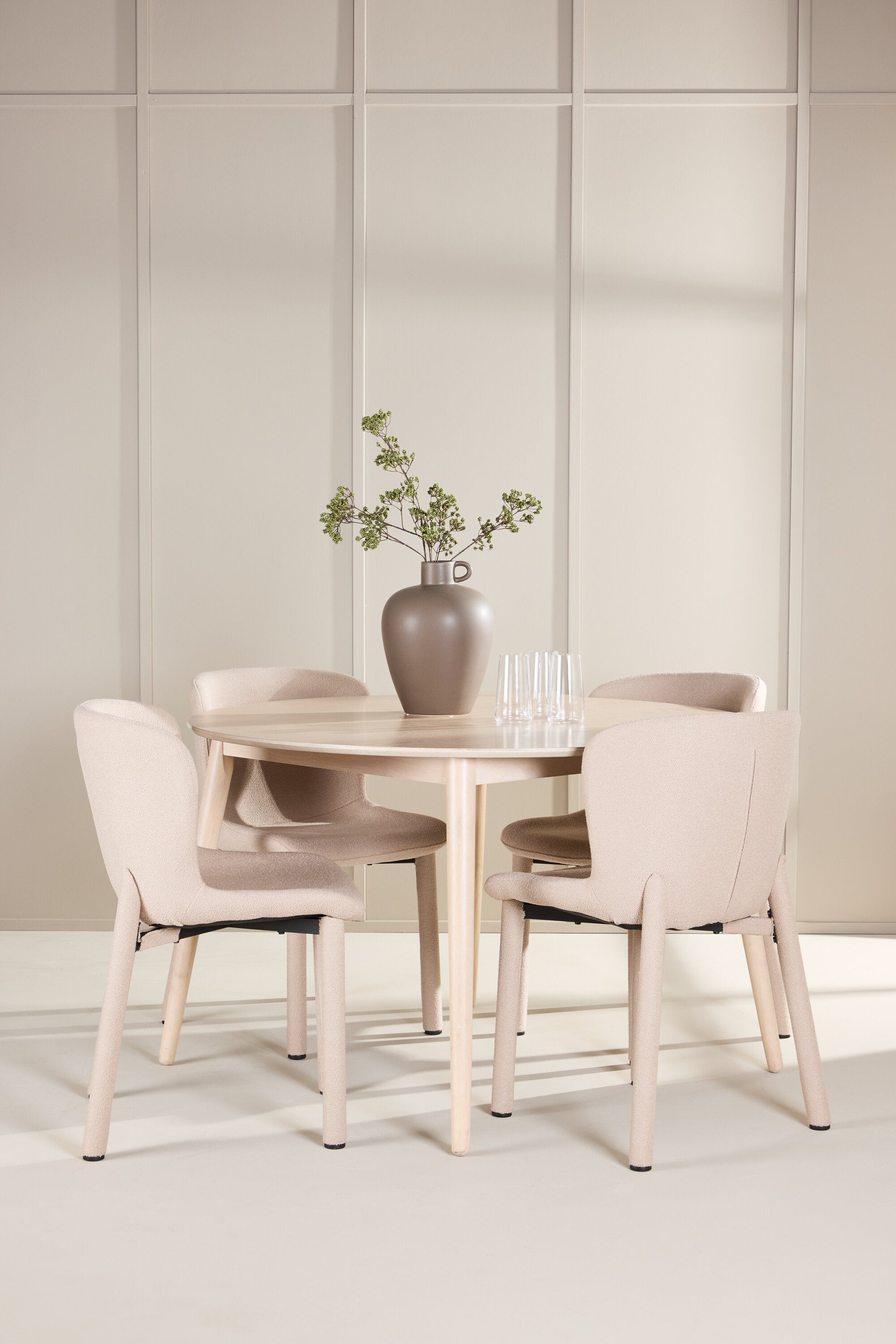 Esstisch Flora mit Astoria Stuhl