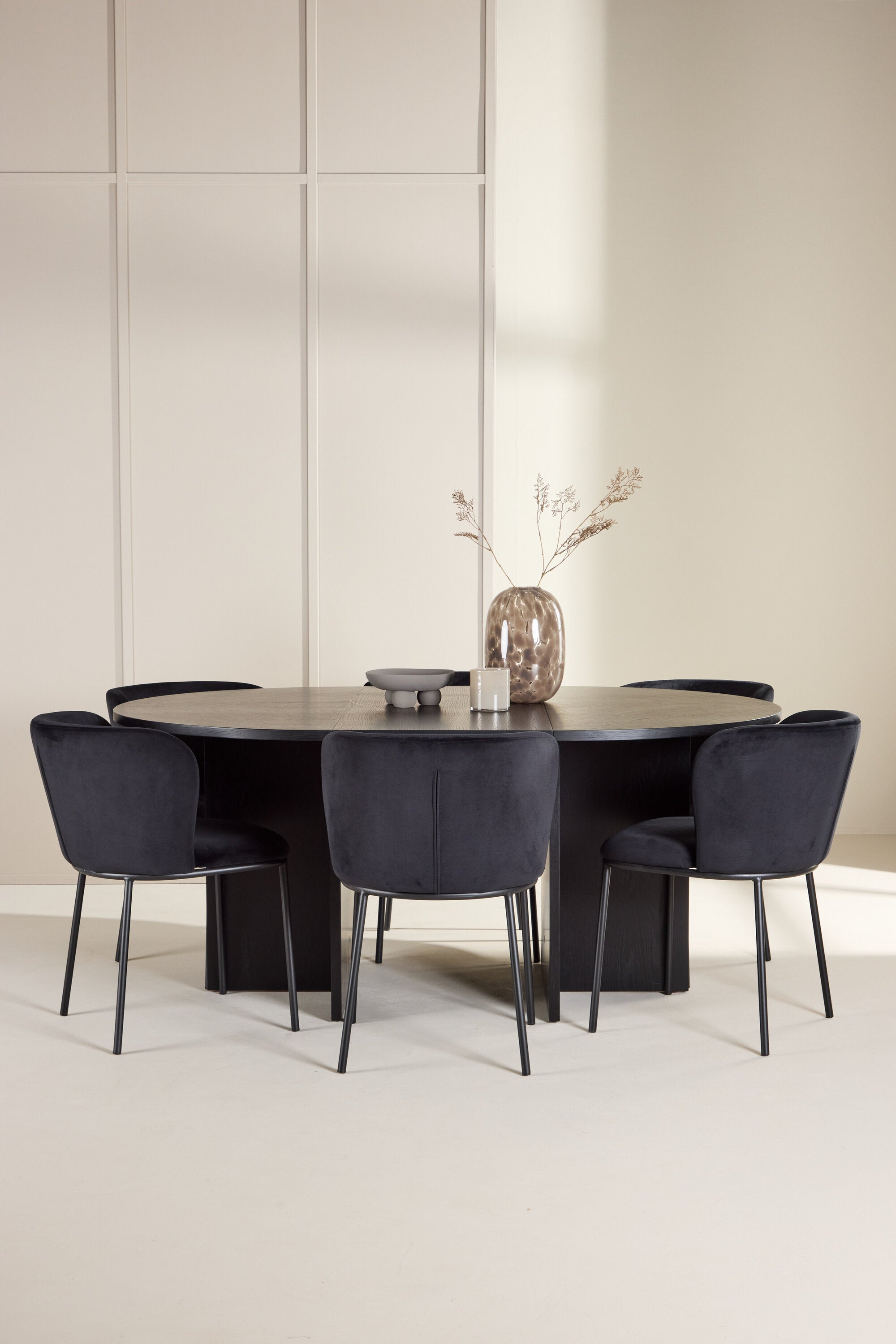 gr24726_1_m_60c13c7f-465b-4d4a-80f2-7a9a26558389 Esstisch Strada Mit Edina Stühlen Ovales Essgruppen Set