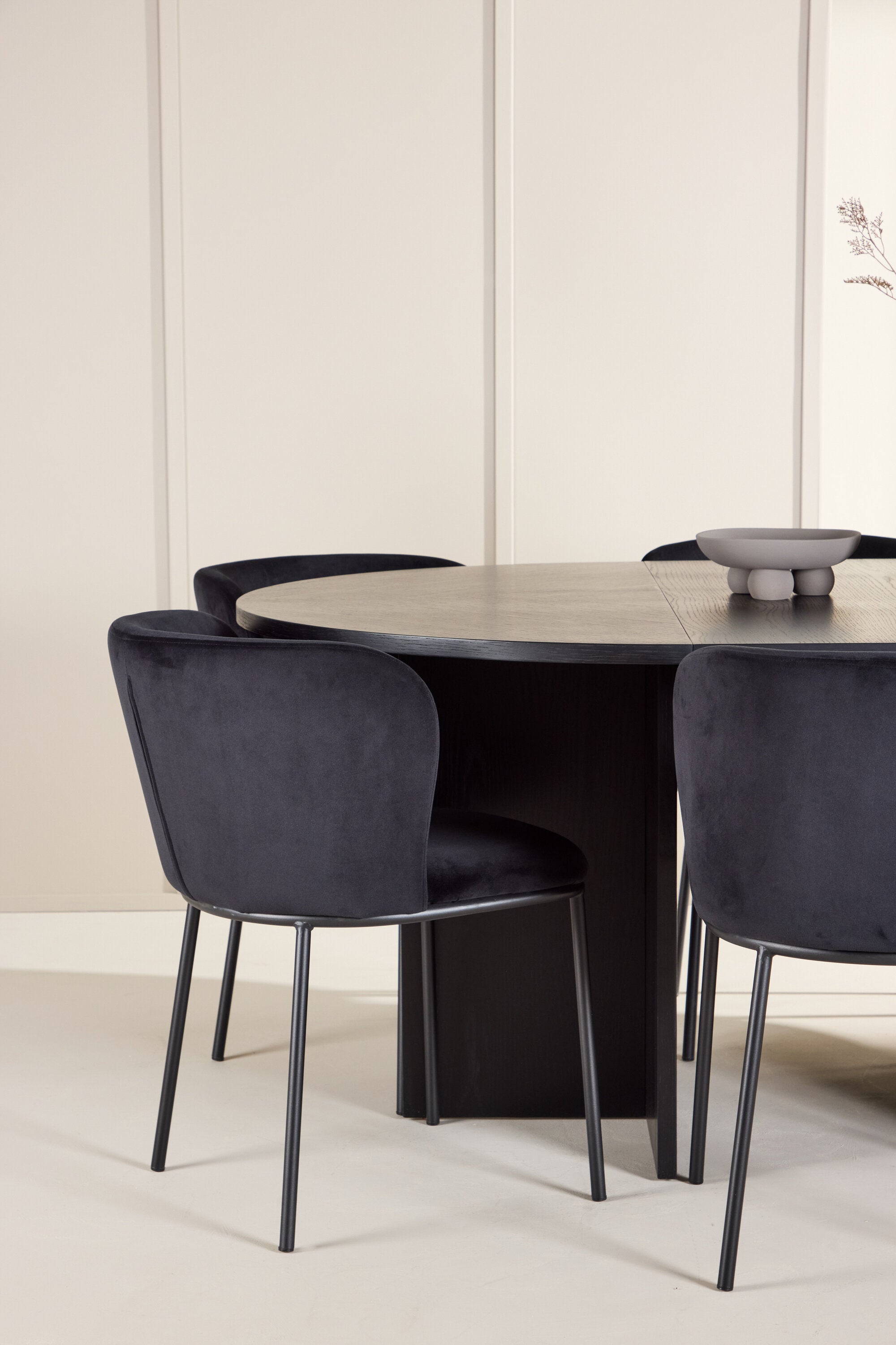 gr24726_3_m_8d55cab9-b40d-4d41-ab41-487ea7d2fcf4 Esstisch Strada Mit Edina Stühlen Ovales Essgruppen Set