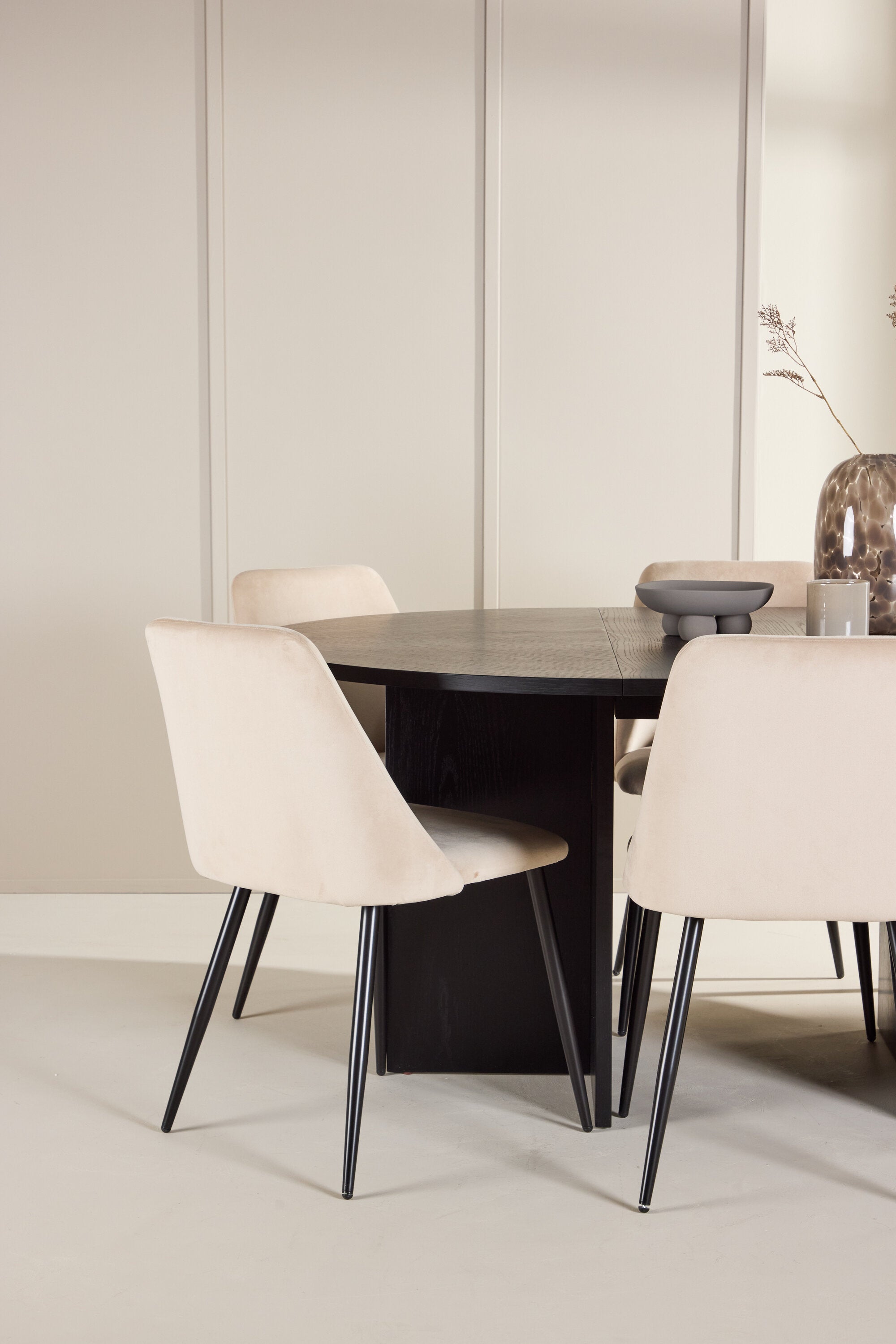 gr24730_3_m_1e081617-ed2e-4fde-9f00-c05e0c146865 Esstisch Strada Mit Night Stuhl Ovales Essgruppen Set