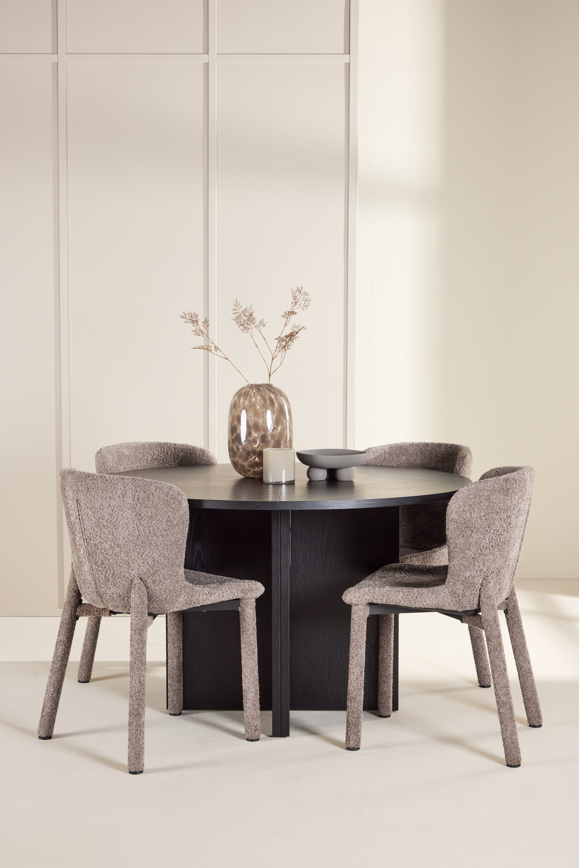 gr24731_1_m_565f4725-2a6b-463c-99a1-8521220f82e3 Esstisch Strada Mit Astoria Stuhl Ovales Essgruppen Set